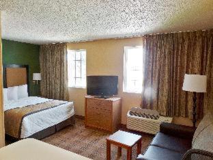 1 Full Bed | Hearing Accessible, Kitchen - Photo 5