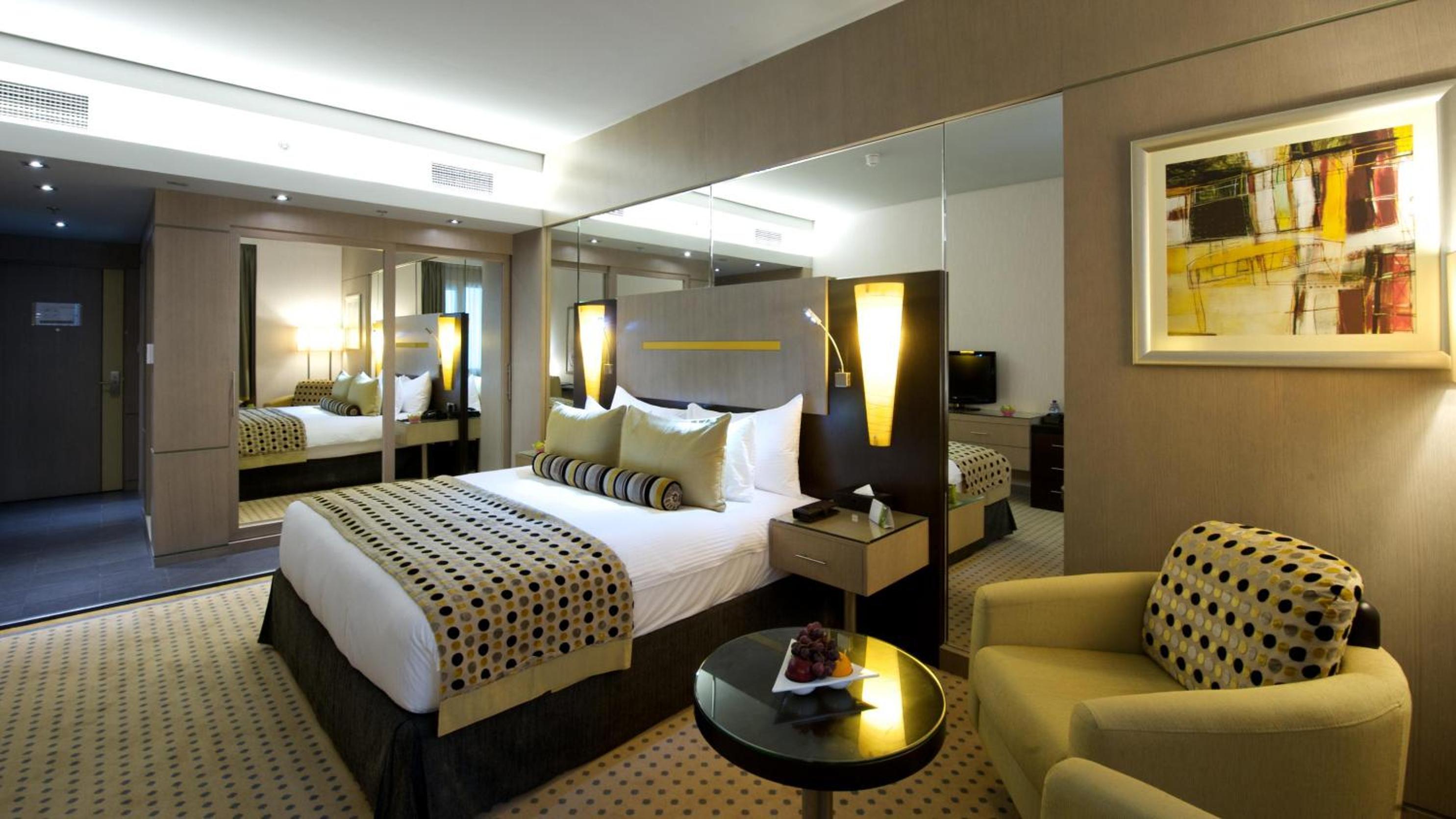 Deluxe King Room photo 3