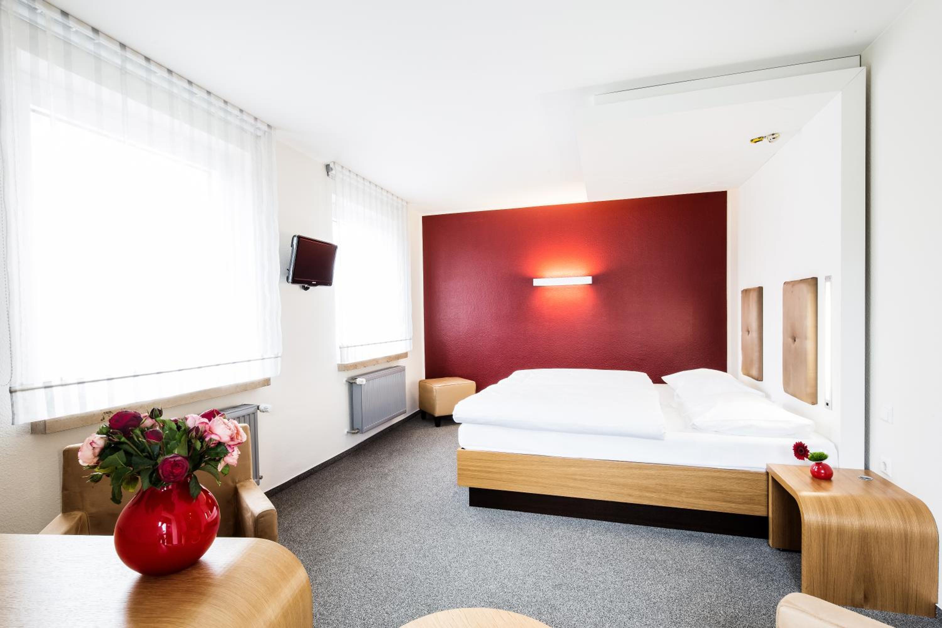 Double Room - Photo 7