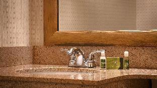 King Room with Bath Tub - Disability Access/Communication Assistance - Photo 4