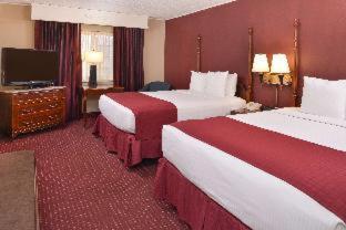 King Room with Bath Tub - Disability Access/Communication Assistance - Photo 3