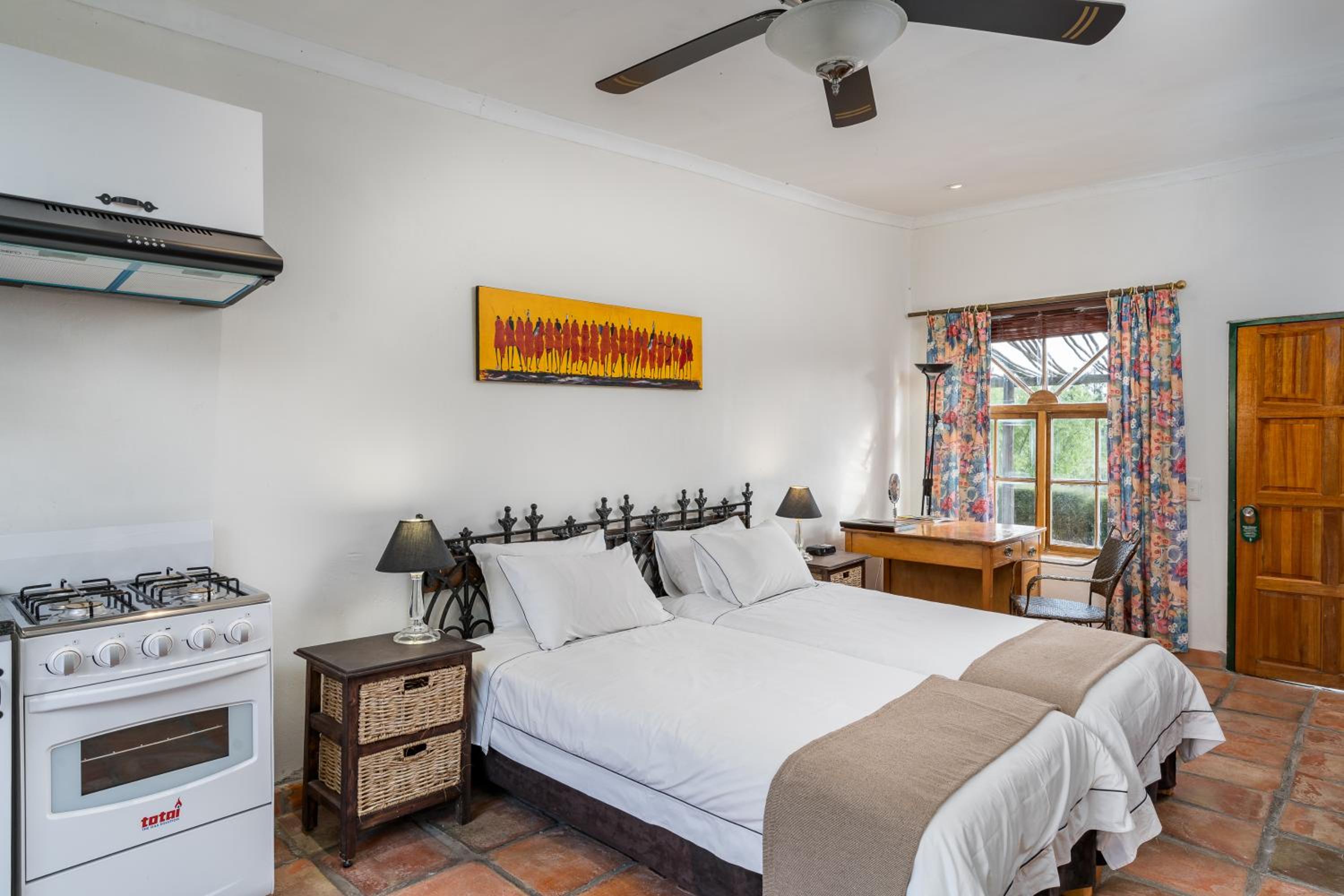 Standard Twin Room - Photo 3