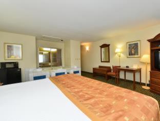 2 Queen Beds, Nonsmoking - Photo 6