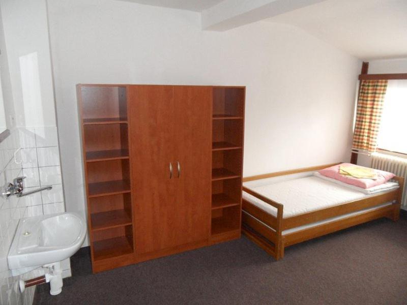 Twin Room with Shared Bathroom photo 2