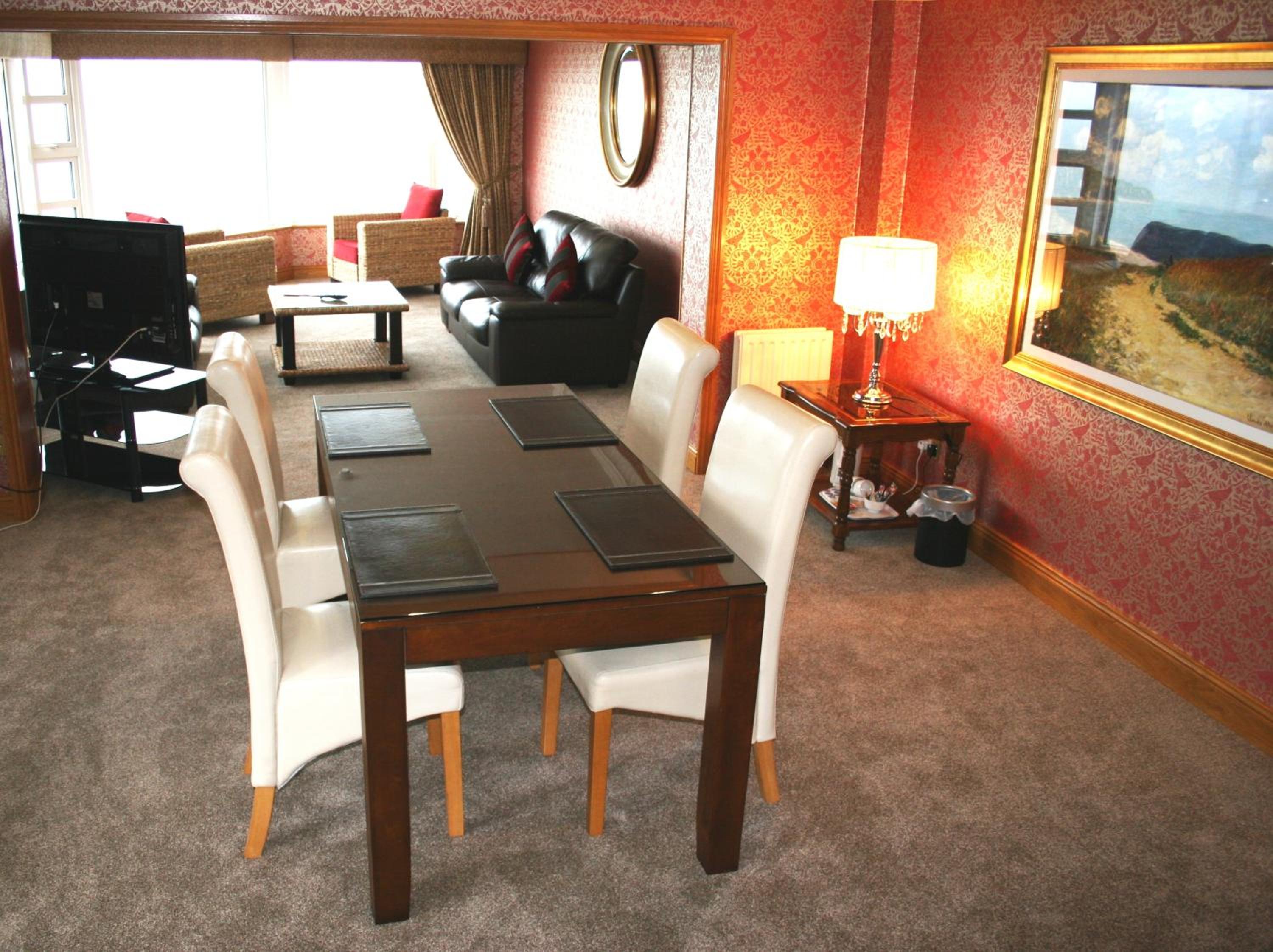 Premier Suite with Sea View - Photo 11