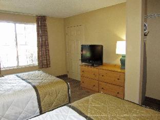 Premium Studio with 2 Full Beds - Non-Smoking photo 2