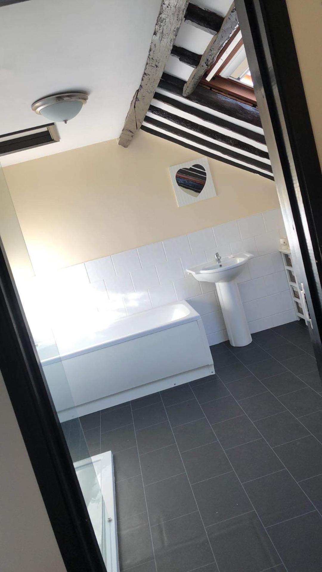 Deluxe Suite - Photo 6