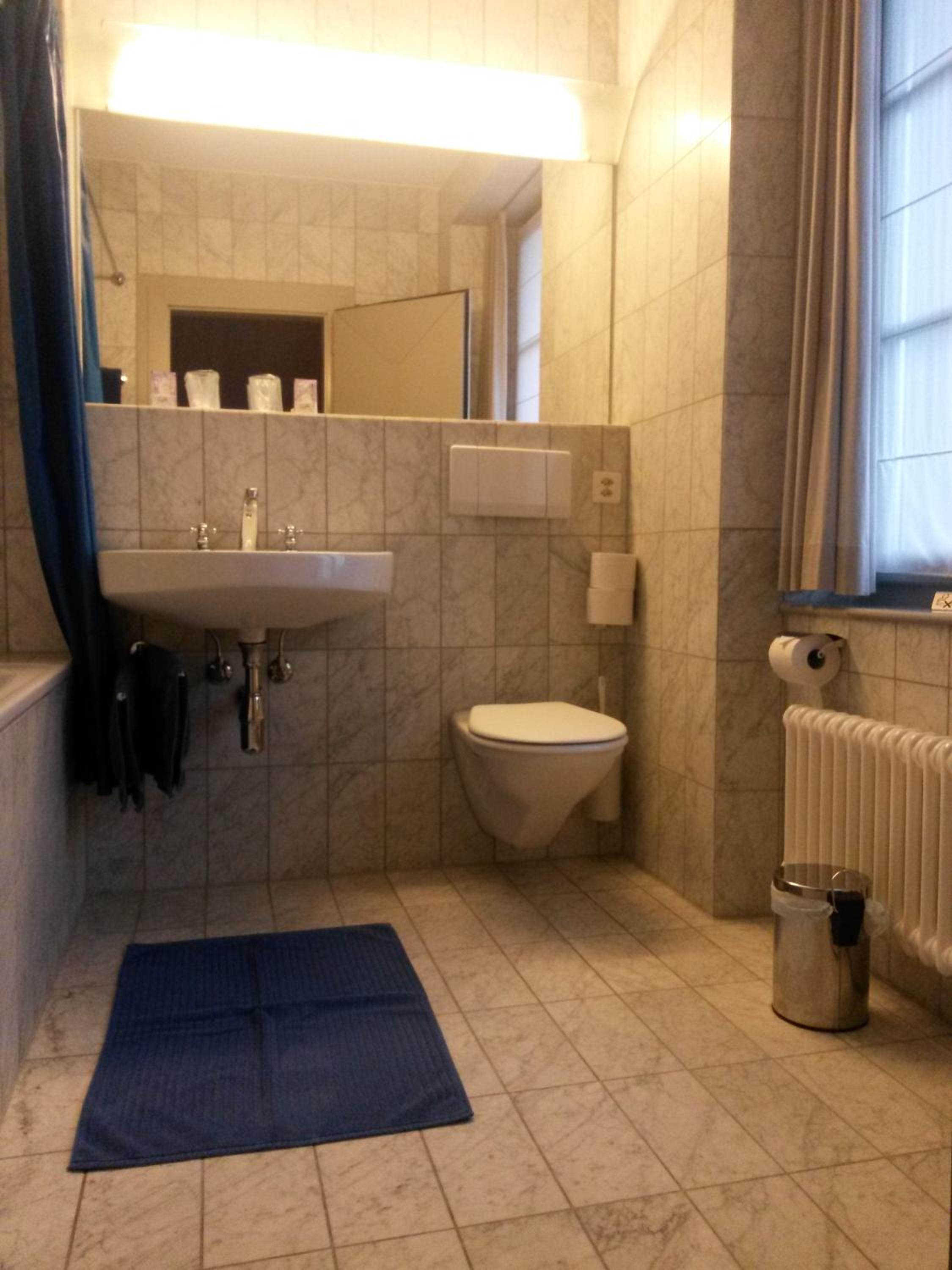 Budget Double Room photo 3