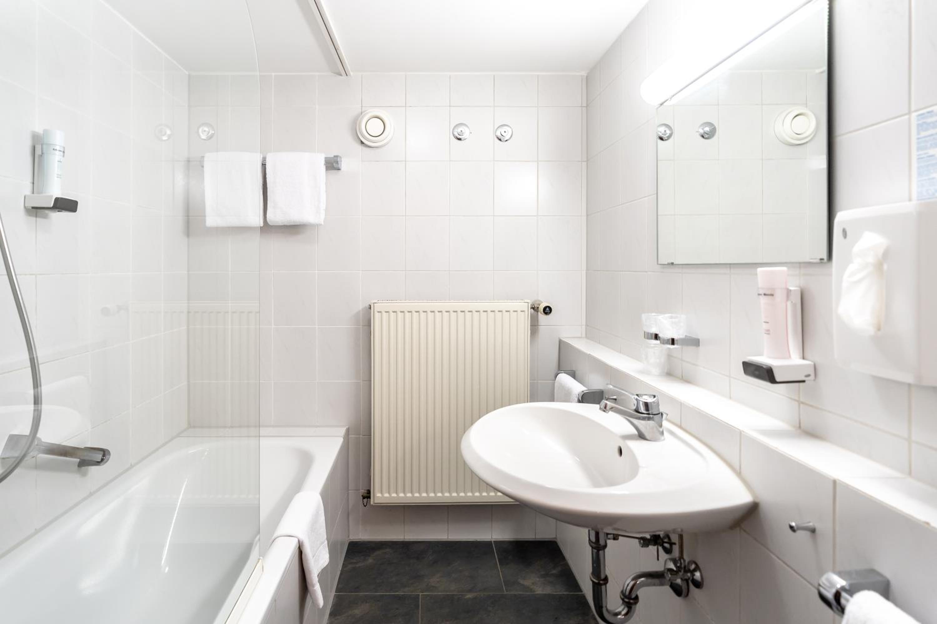 Double Room - Photo 9