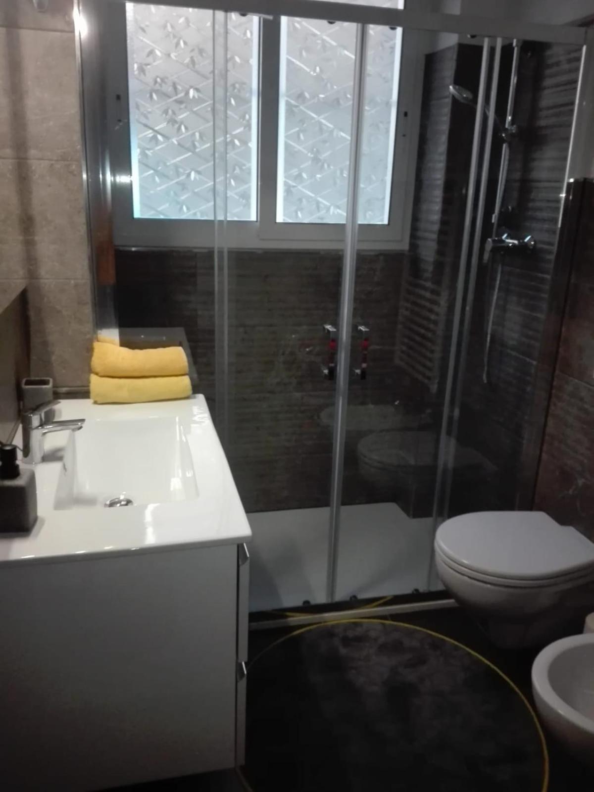 Two-Bedroom Apartment - Photo 5