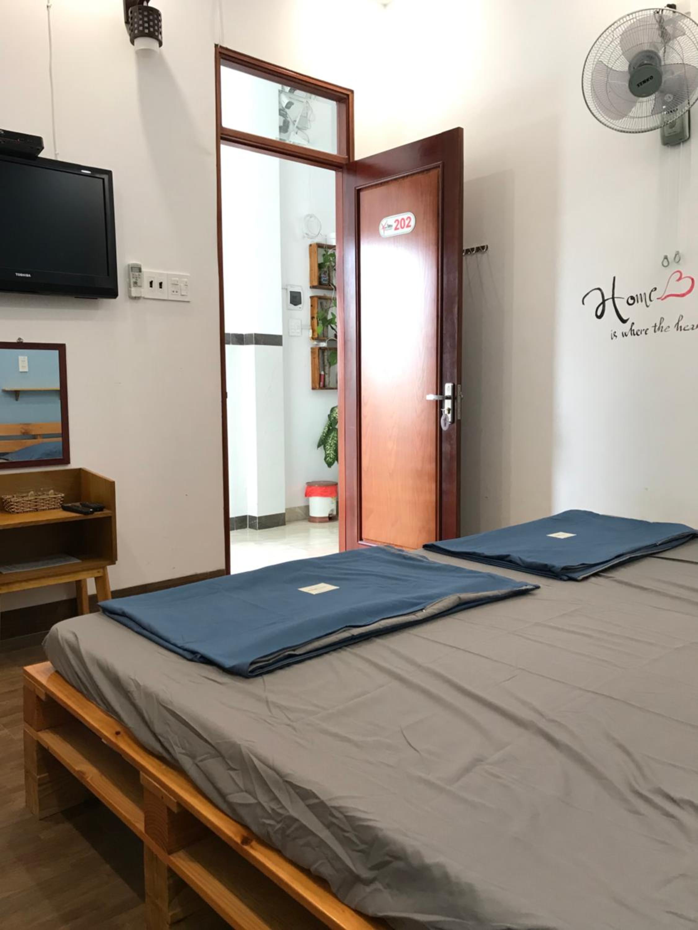 Twin Room with Private Bathroom photo 2