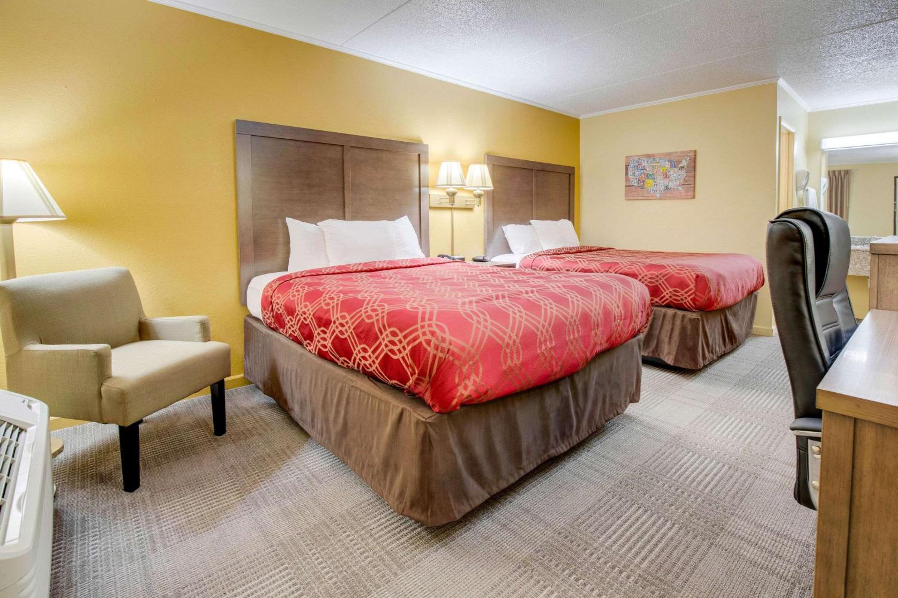Queen Room with Two Queen Beds - Smoking - Photo 1
