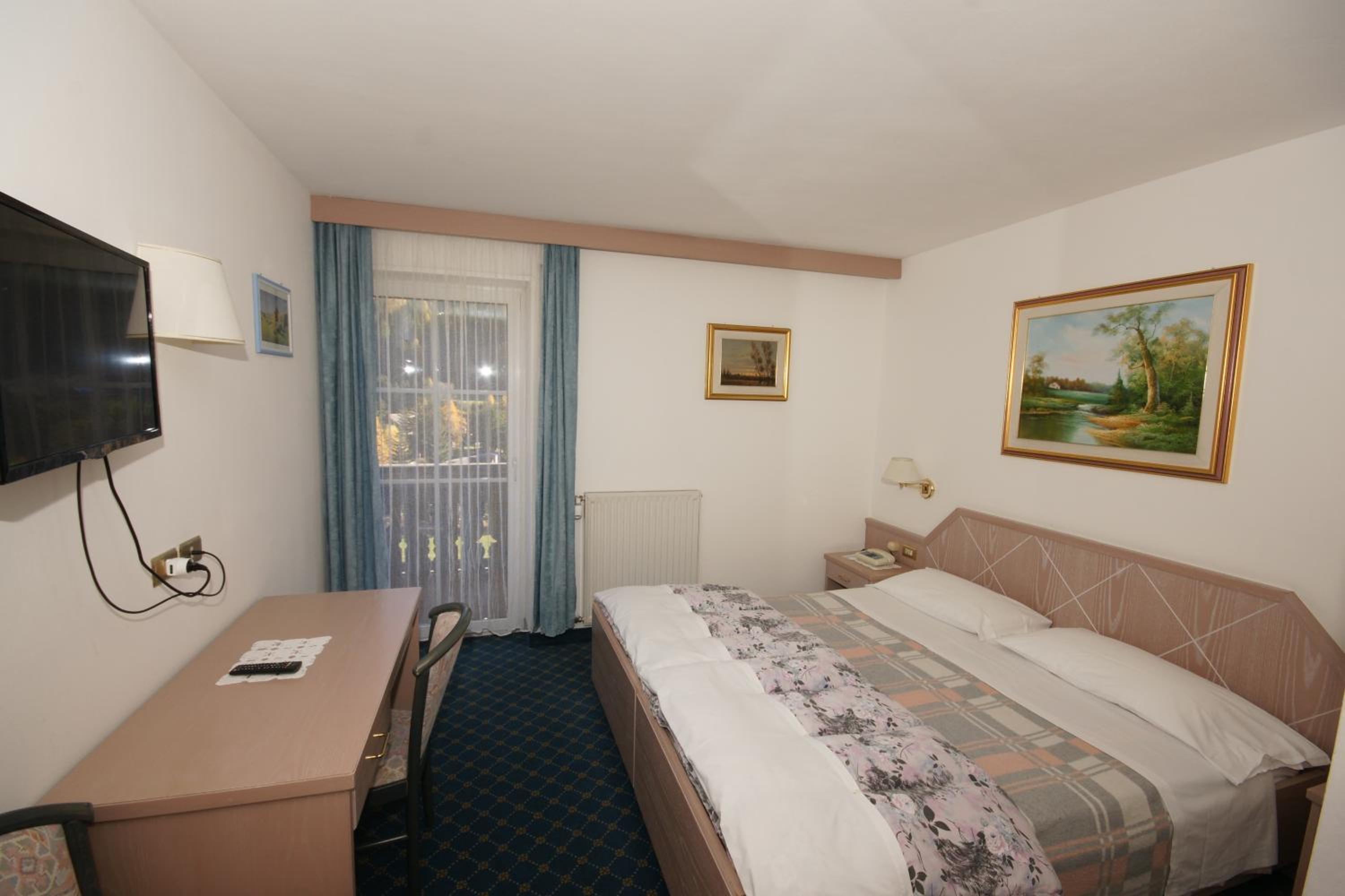 Double or Twin Room - Photo 1