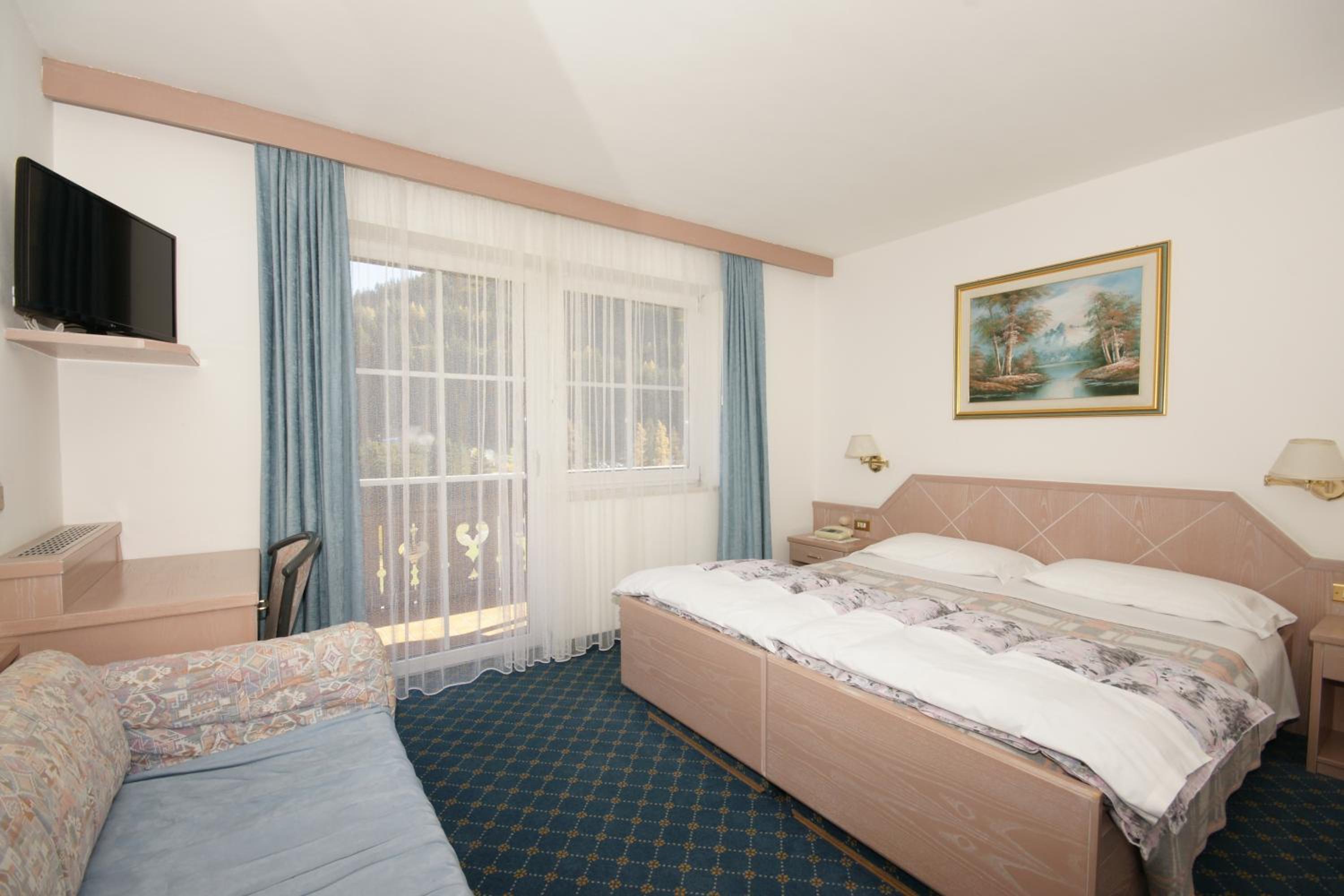 Superior Double or Twin Room photo 3