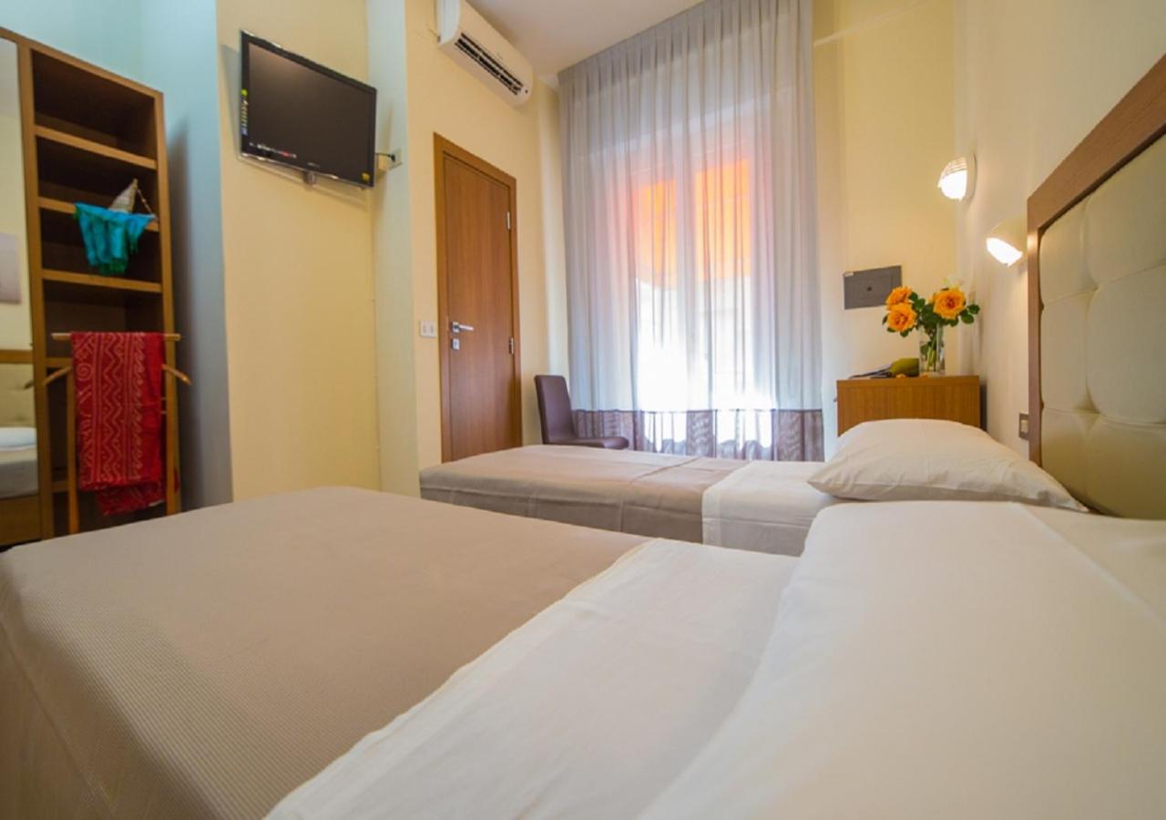 Double Room - Photo 3
