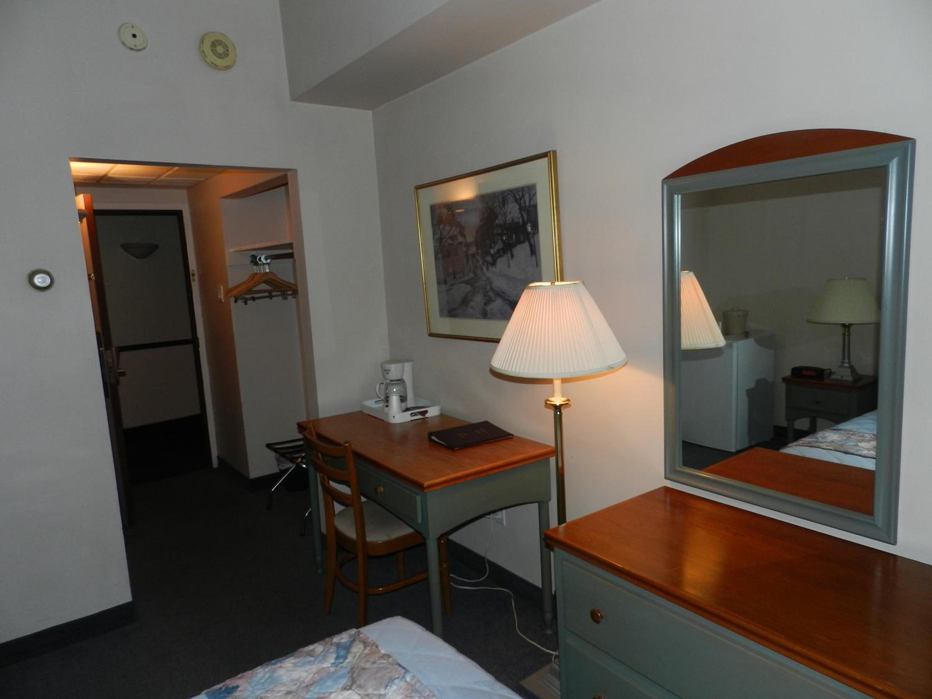 Queen Room - Photo 2