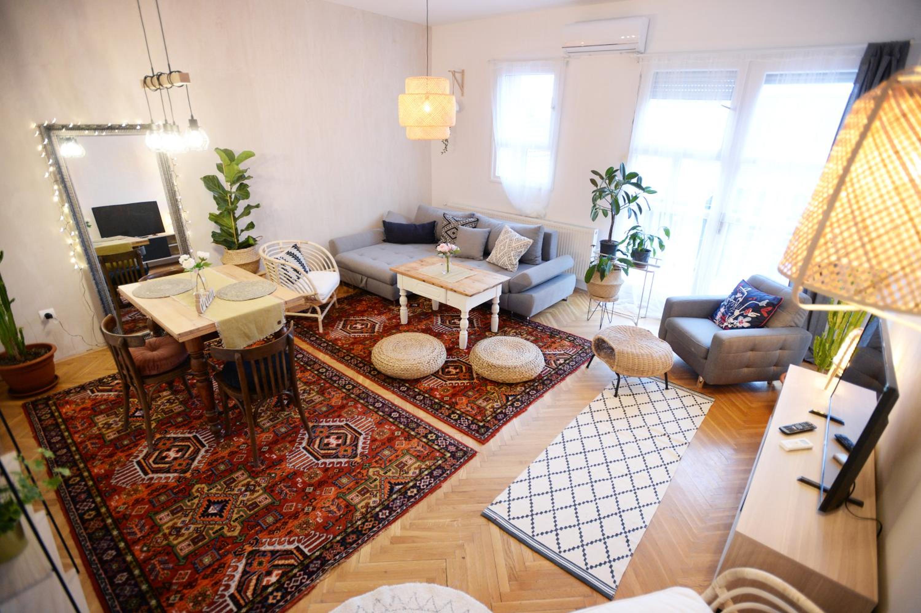 One-Bedroom Apartment photo 2