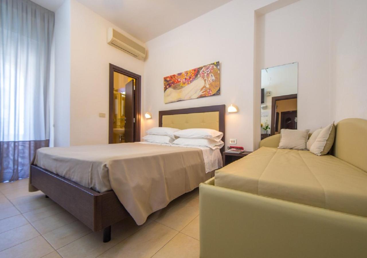 Superior Room with Sea View - Photo 3