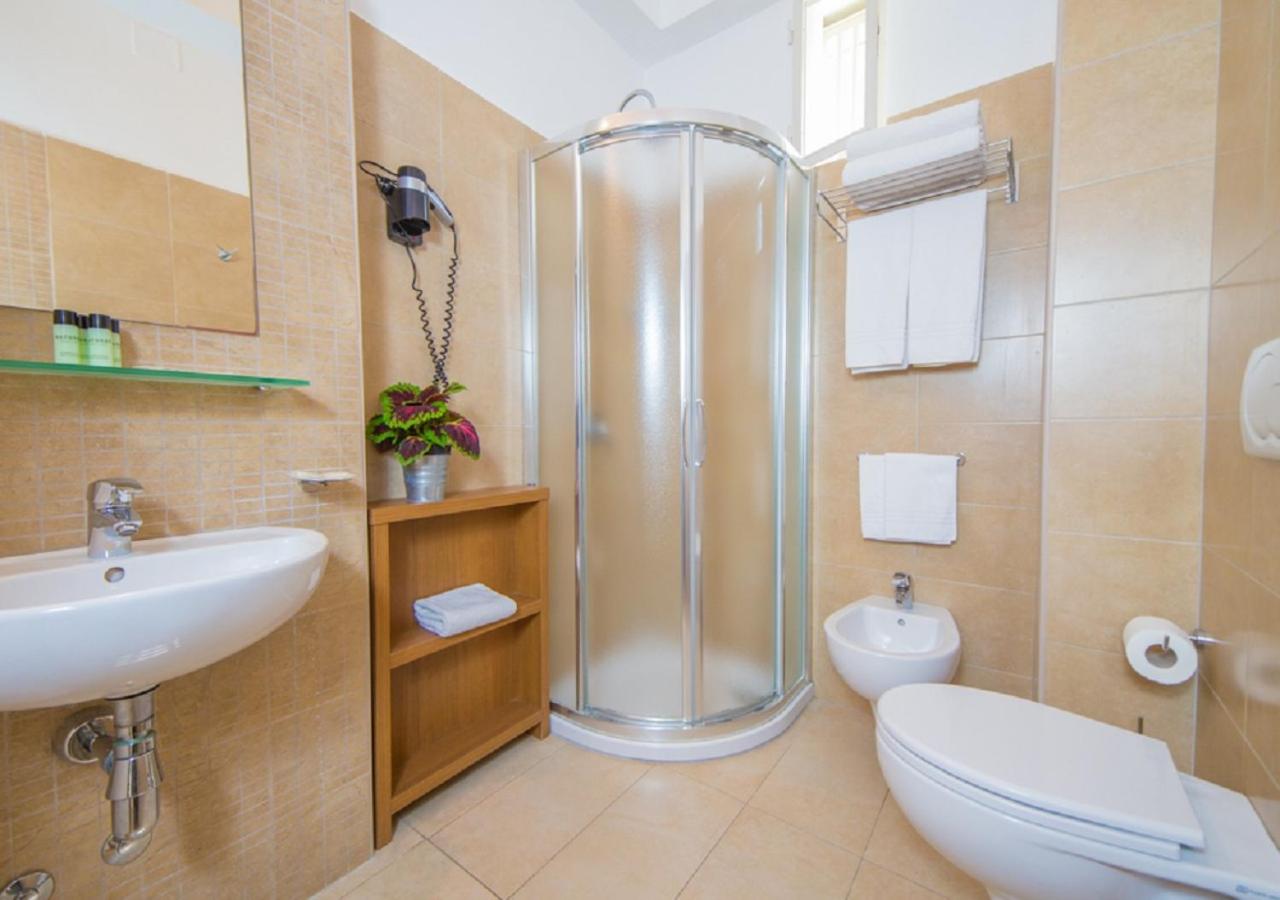 Suite with Sea View - Photo 3