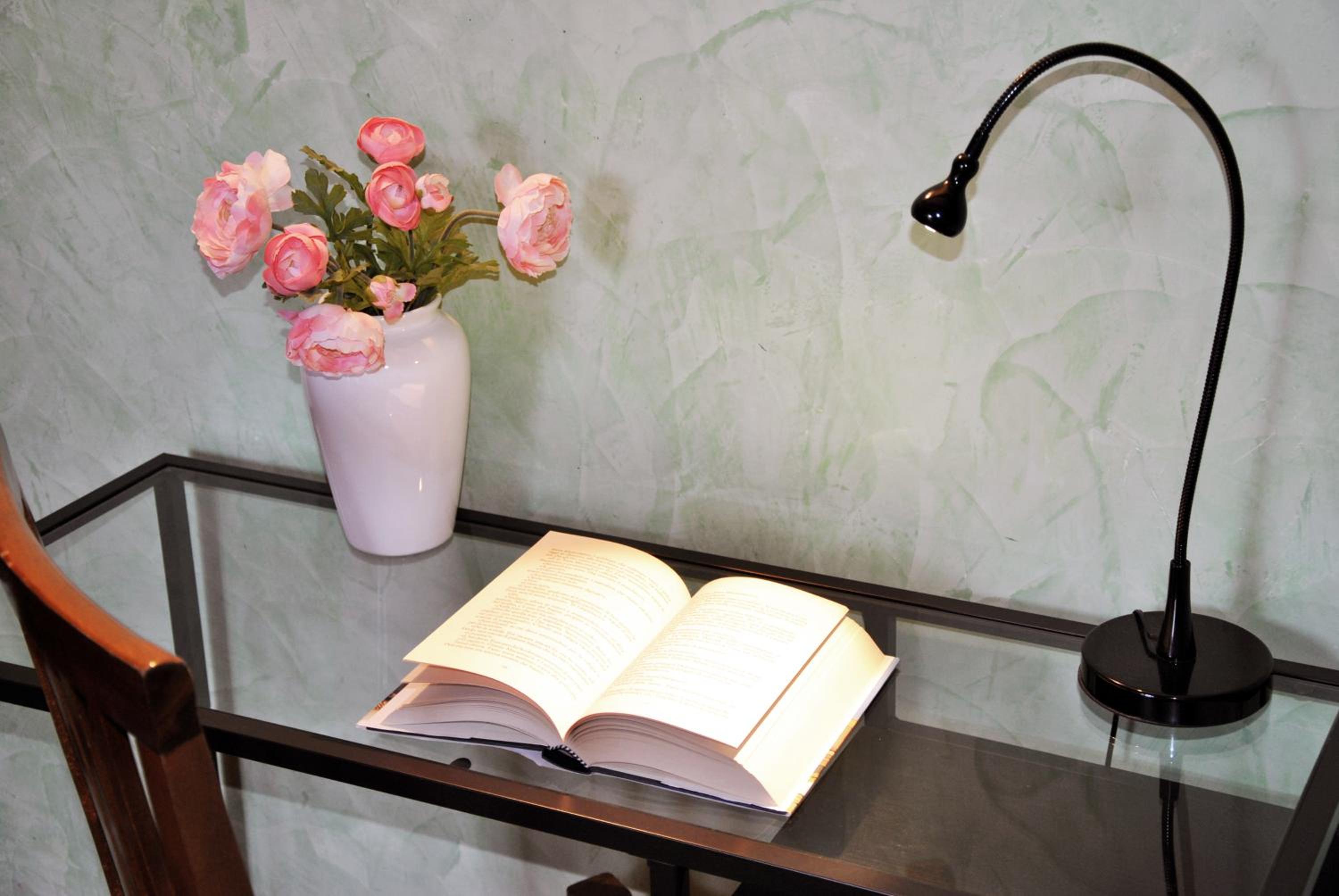 King Room  with Balcony  photo 2