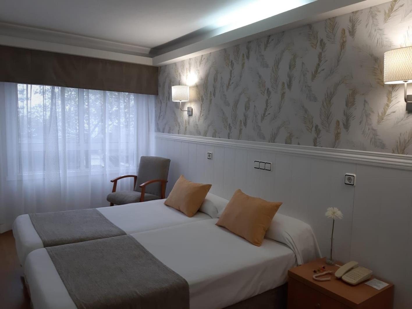 Double or Twin Room photo 2