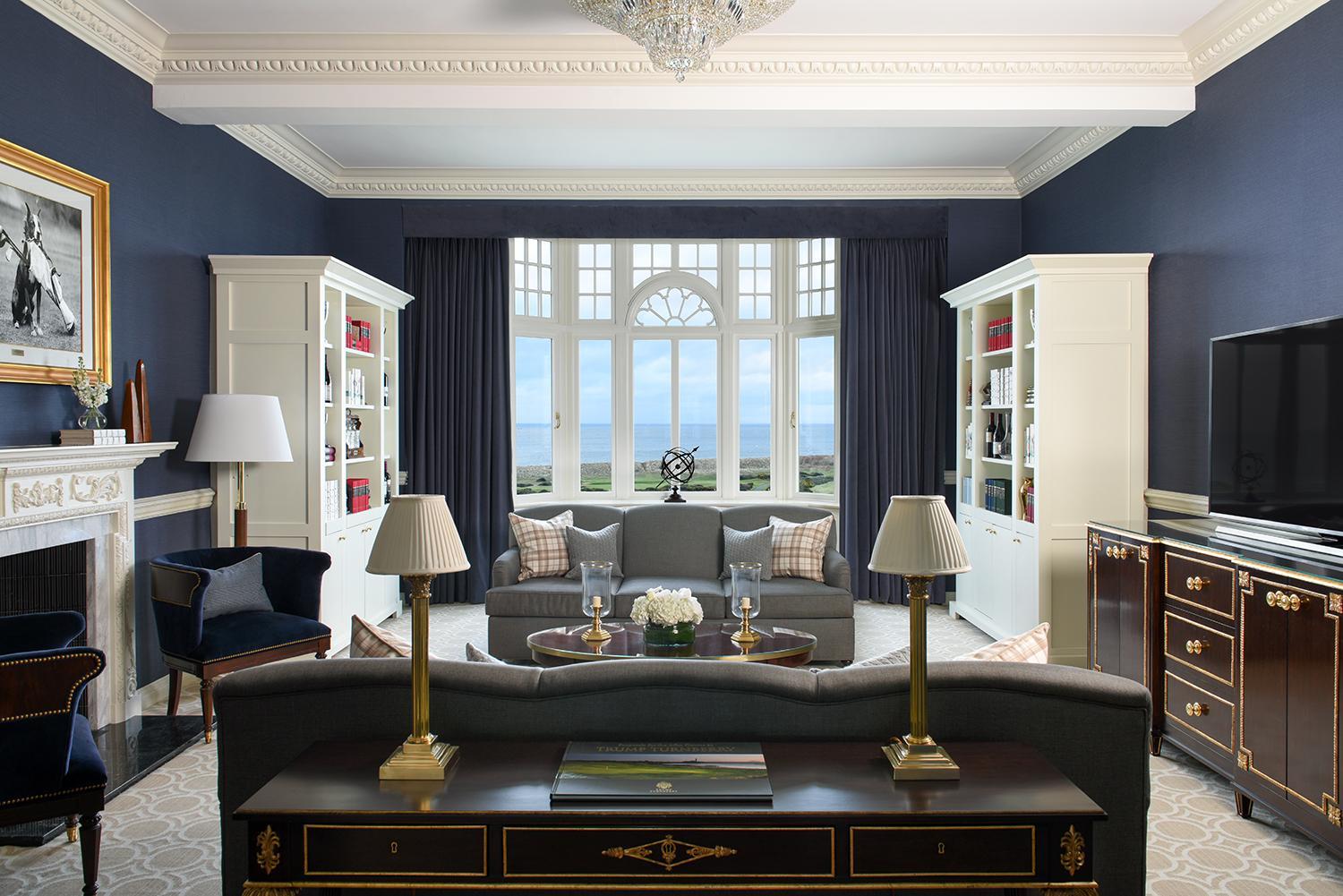 One-Bedroom Suite - Photo 2