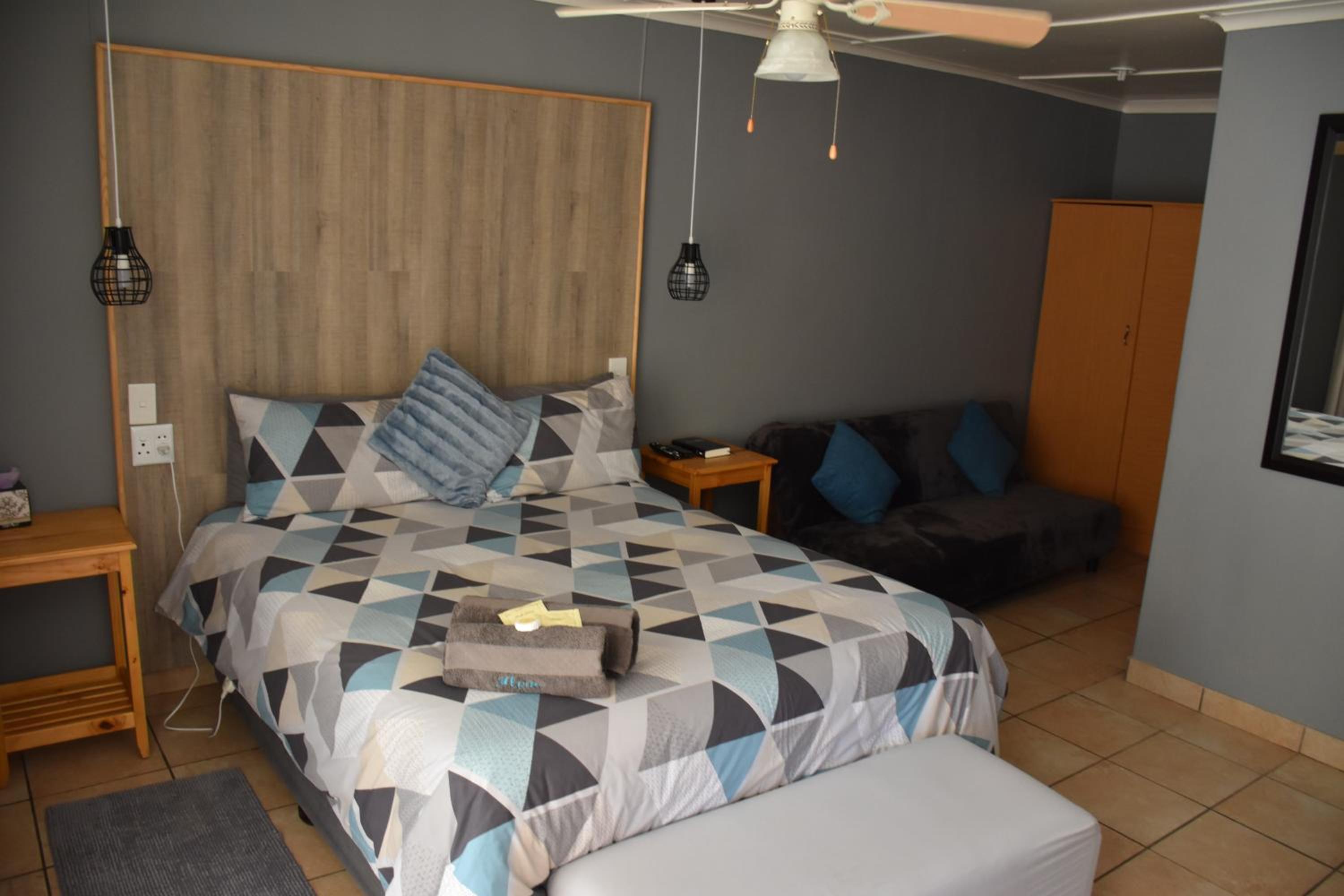 Deluxe Queen Room - Photo 1