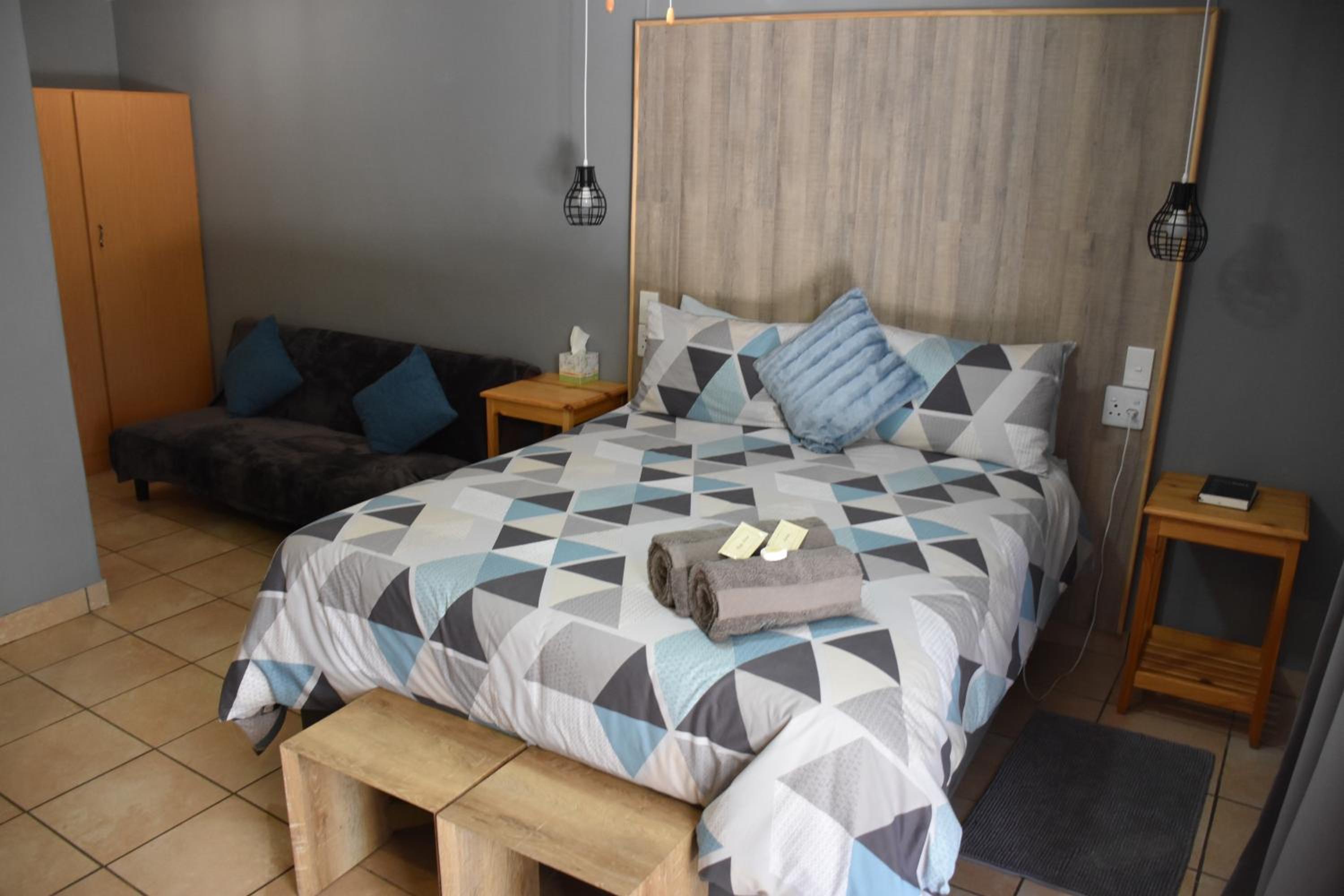 Deluxe Queen Room - Photo 4
