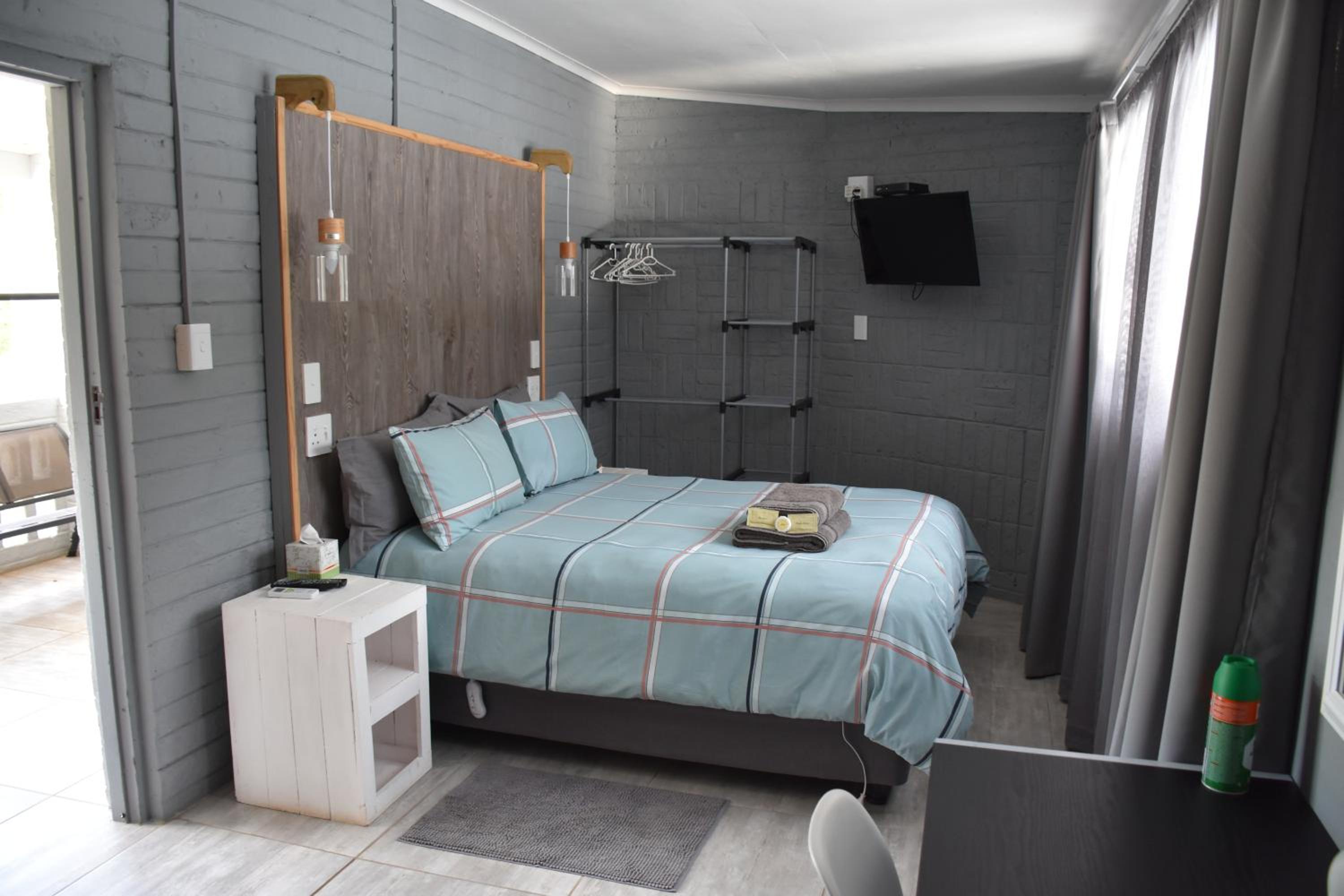 Deluxe Queen Room - Photo 3