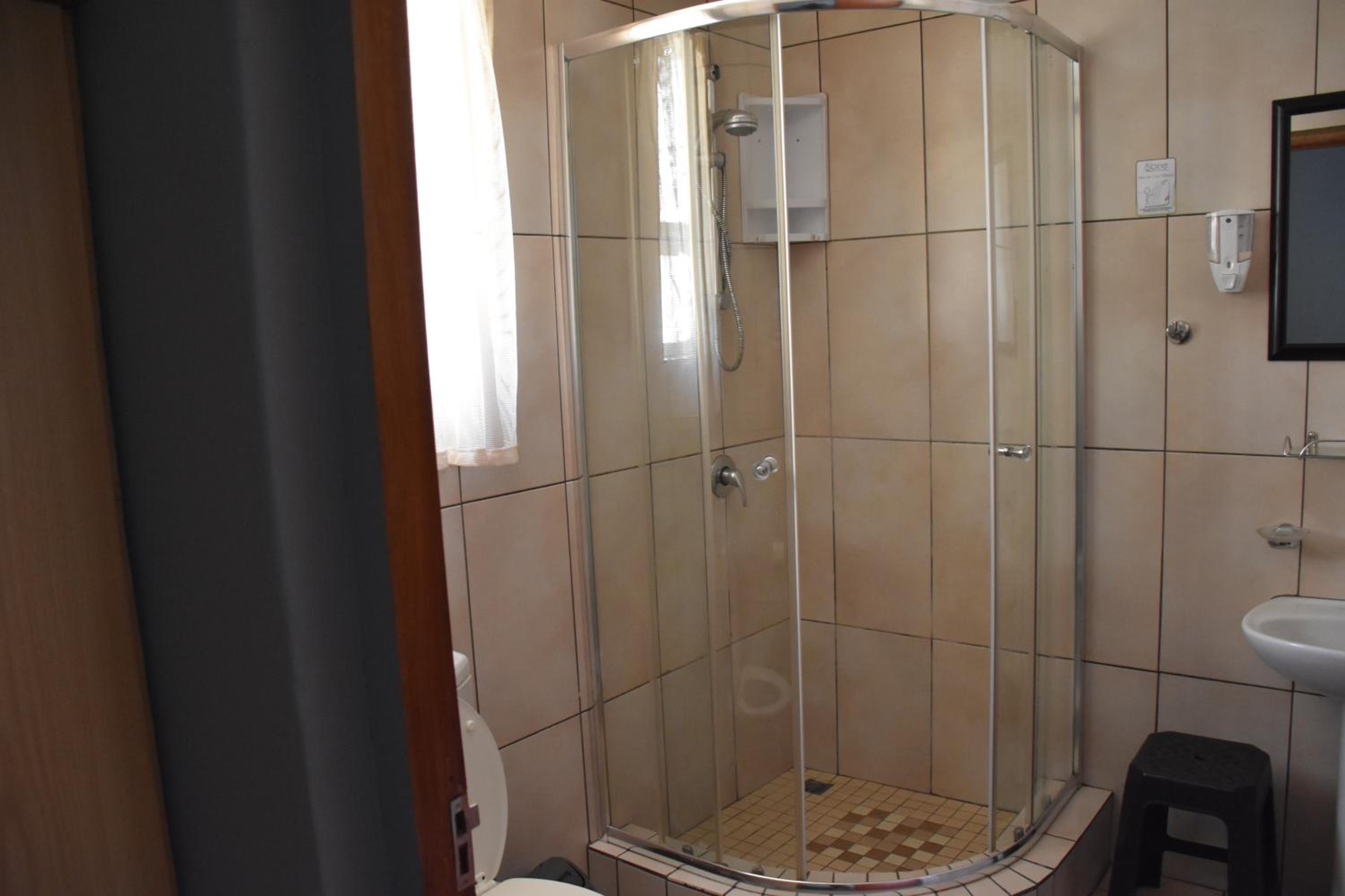 Deluxe Queen Room - Photo 5