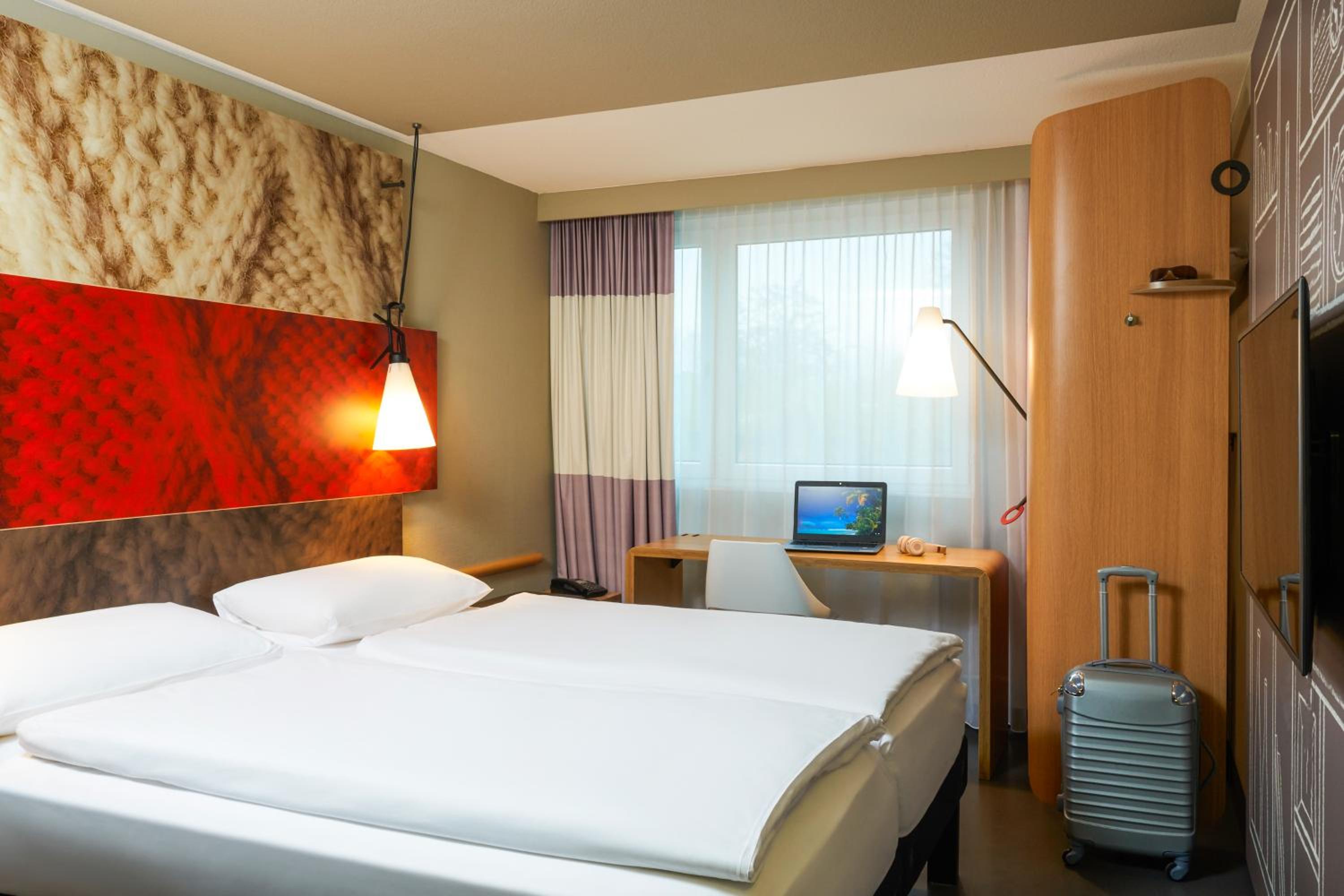 Standard Twin Room - Photo 5