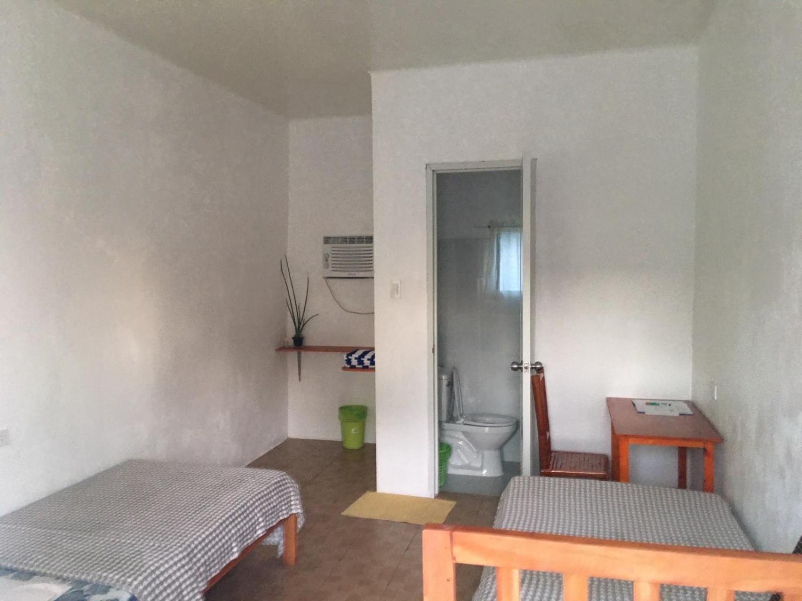 Budget Twin Room - Photo 2