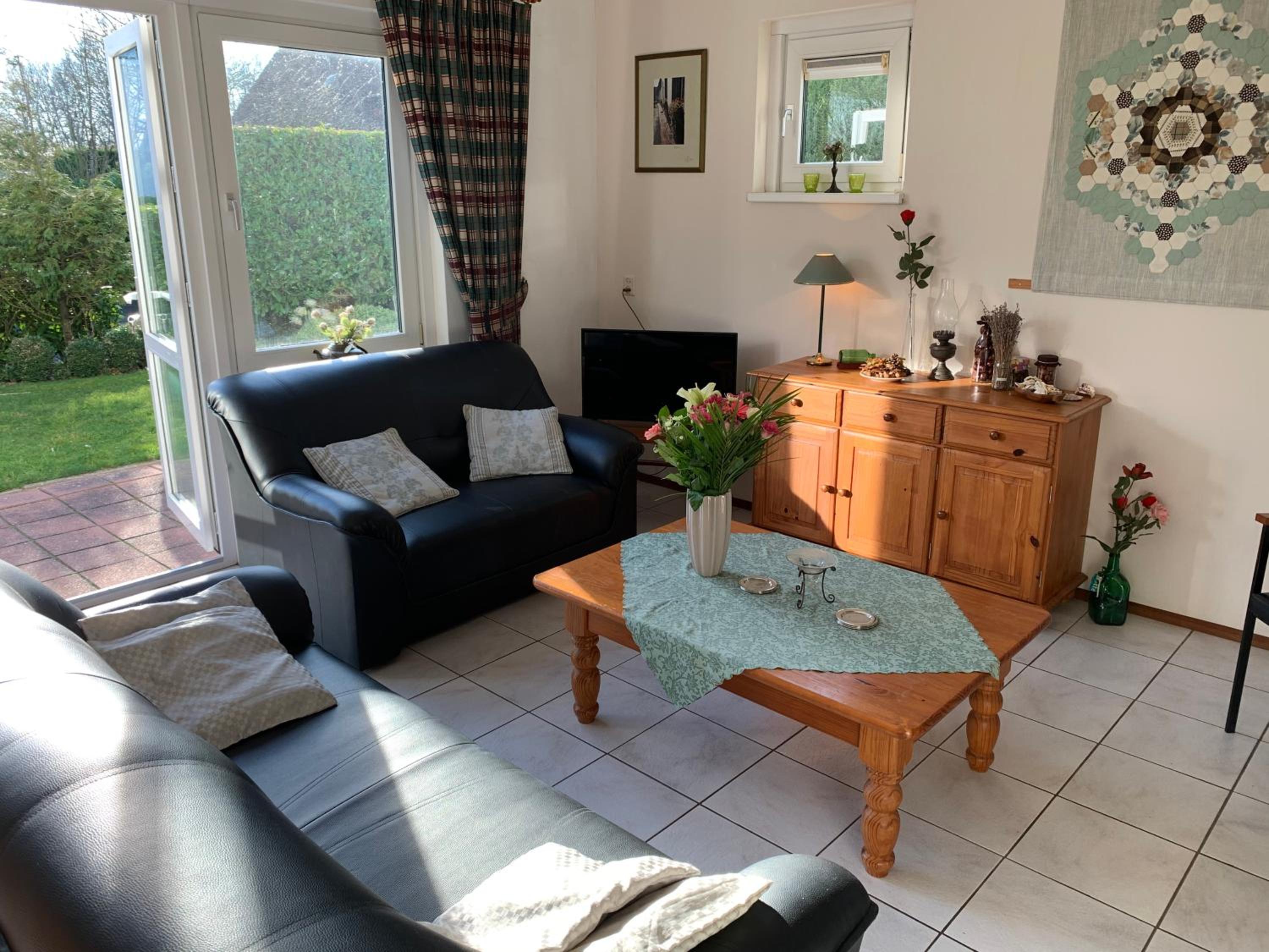 Three-Bedroom House photo 3