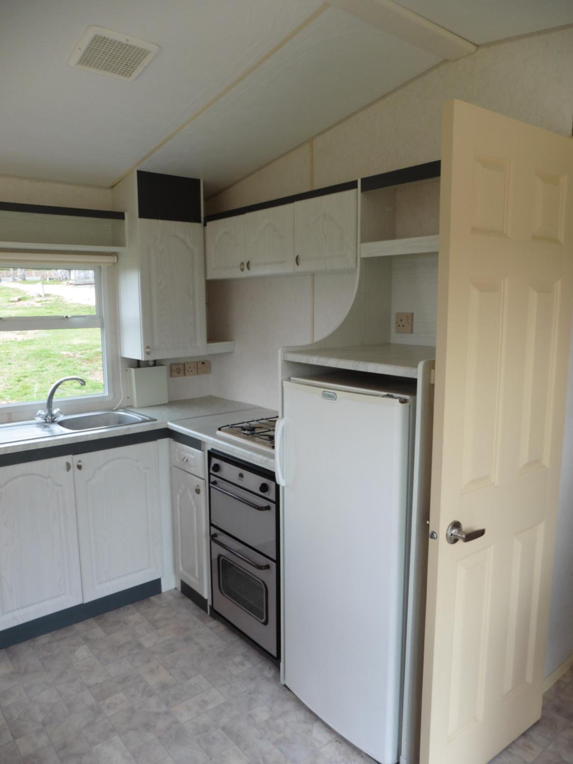 Mobile Home photo 2