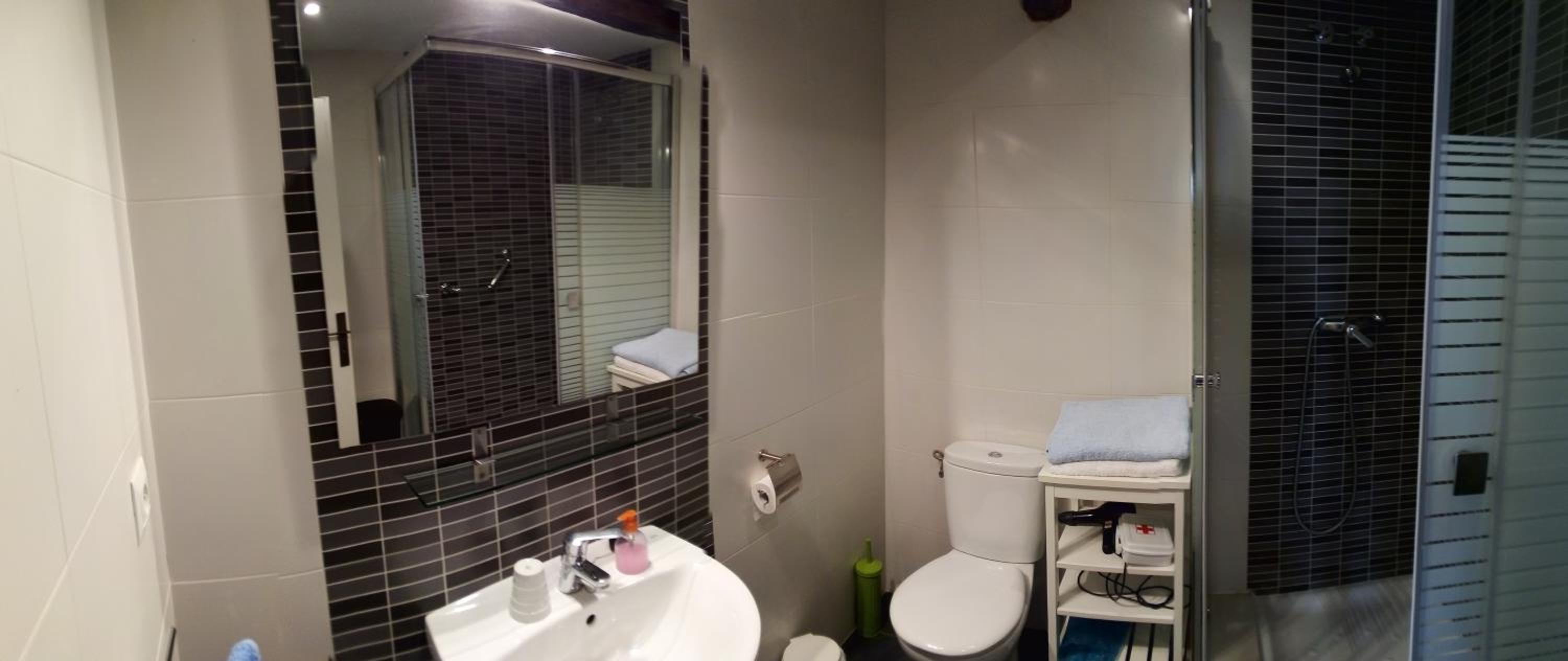 Two-Bedroom Apartment - Photo 3