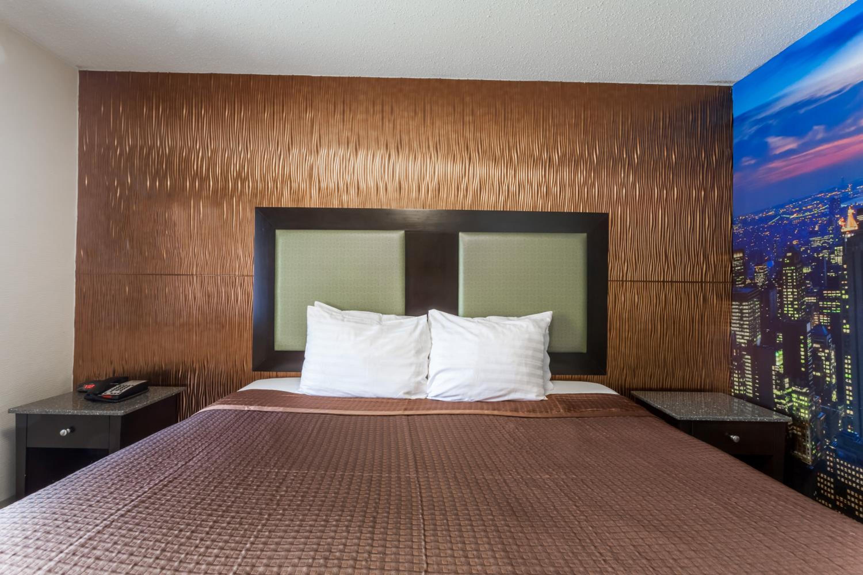 King Room - Non-Smoking photo 2