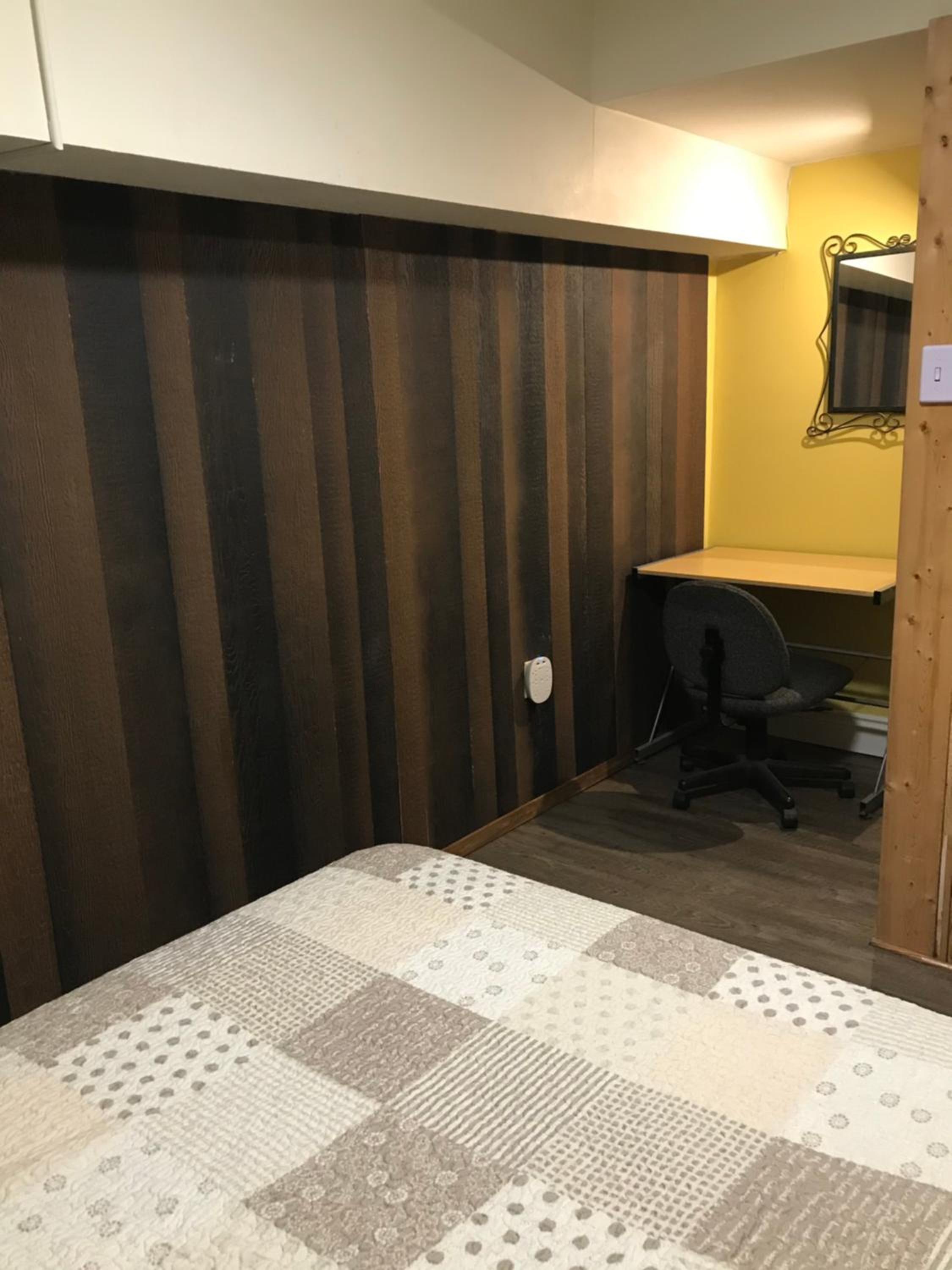 Double Room with Shared Bathroom photo 2