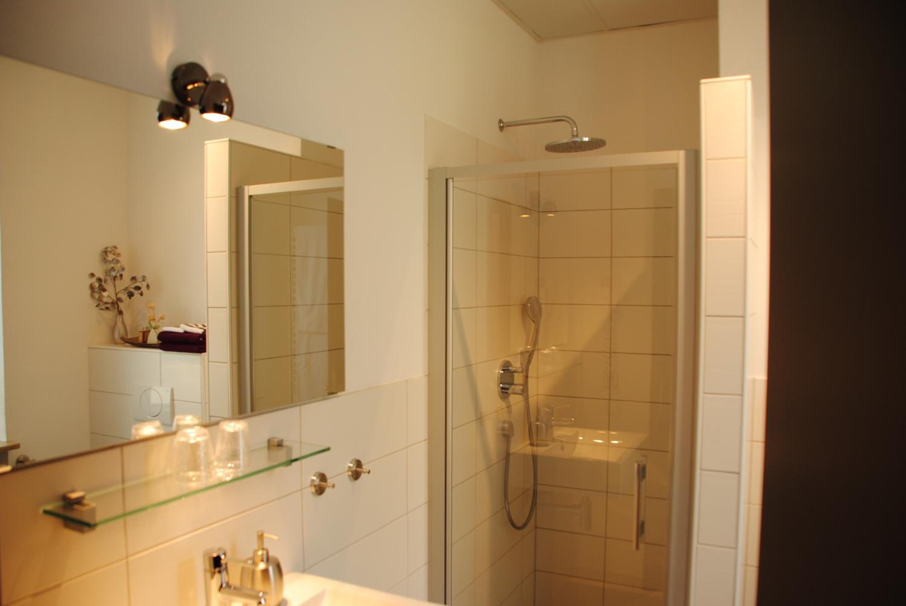 Standard Double Room - Photo 3