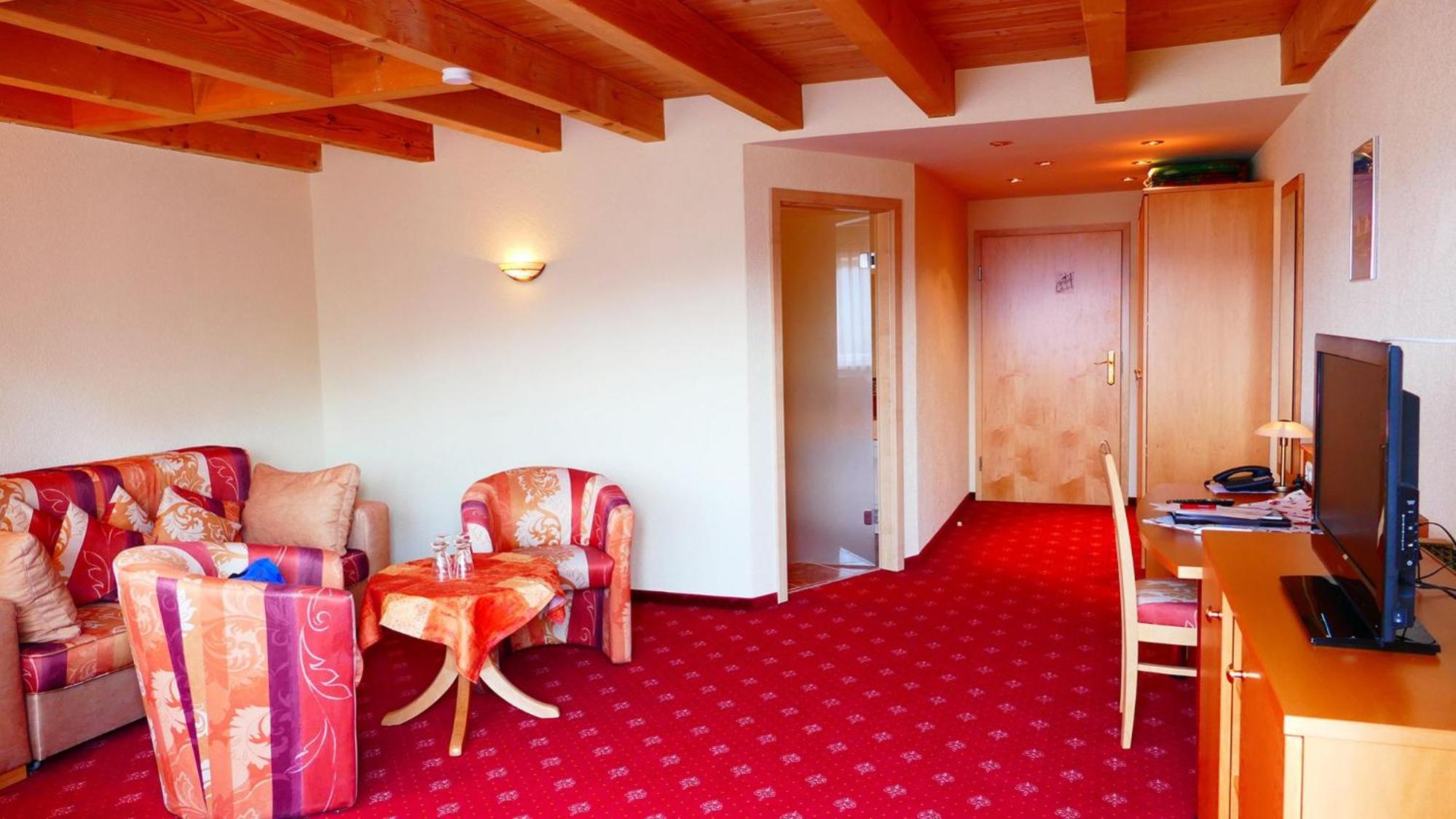 Suite with Spa Bath photo 1