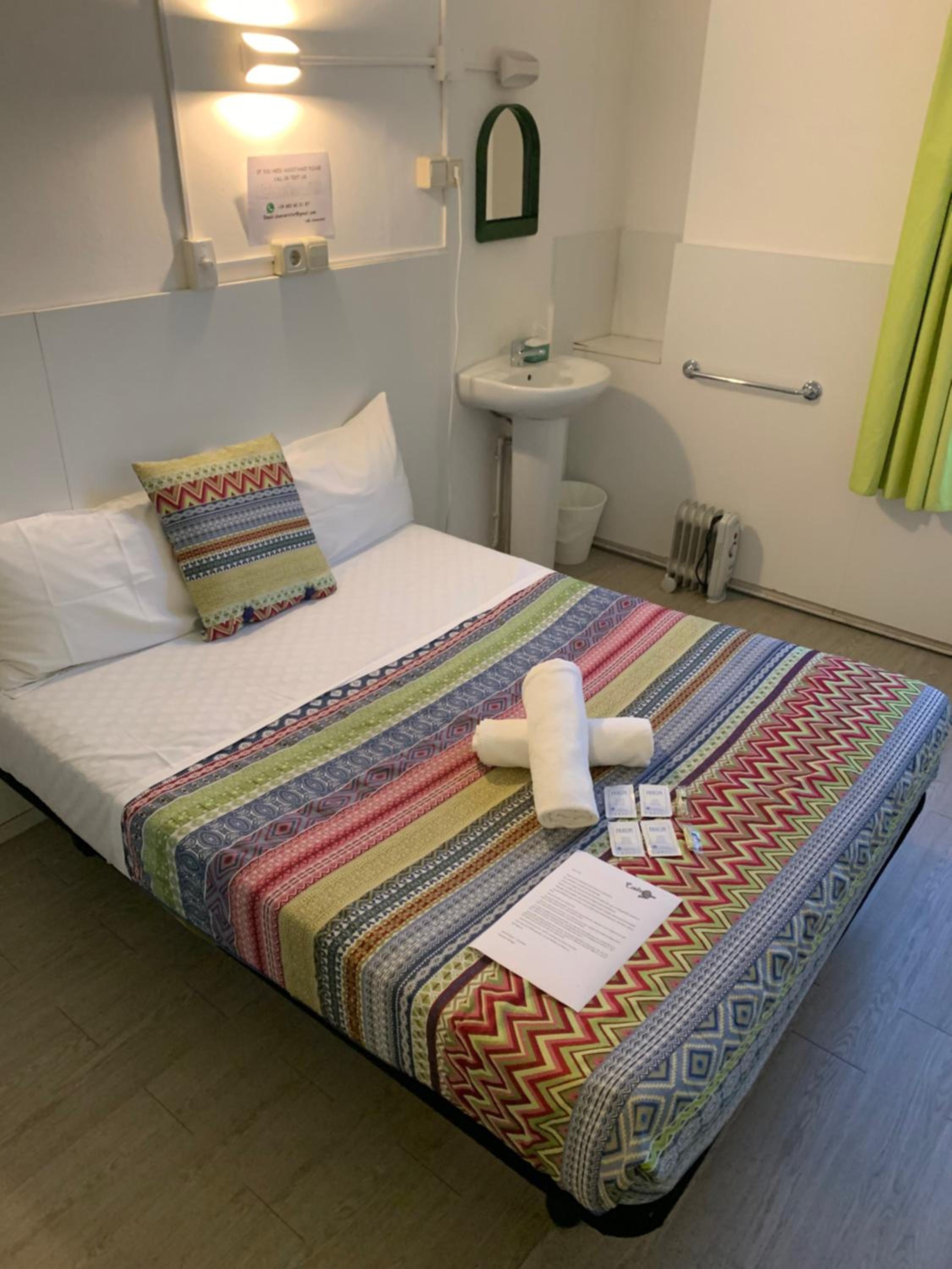 Habitación Doble con Baño Privado