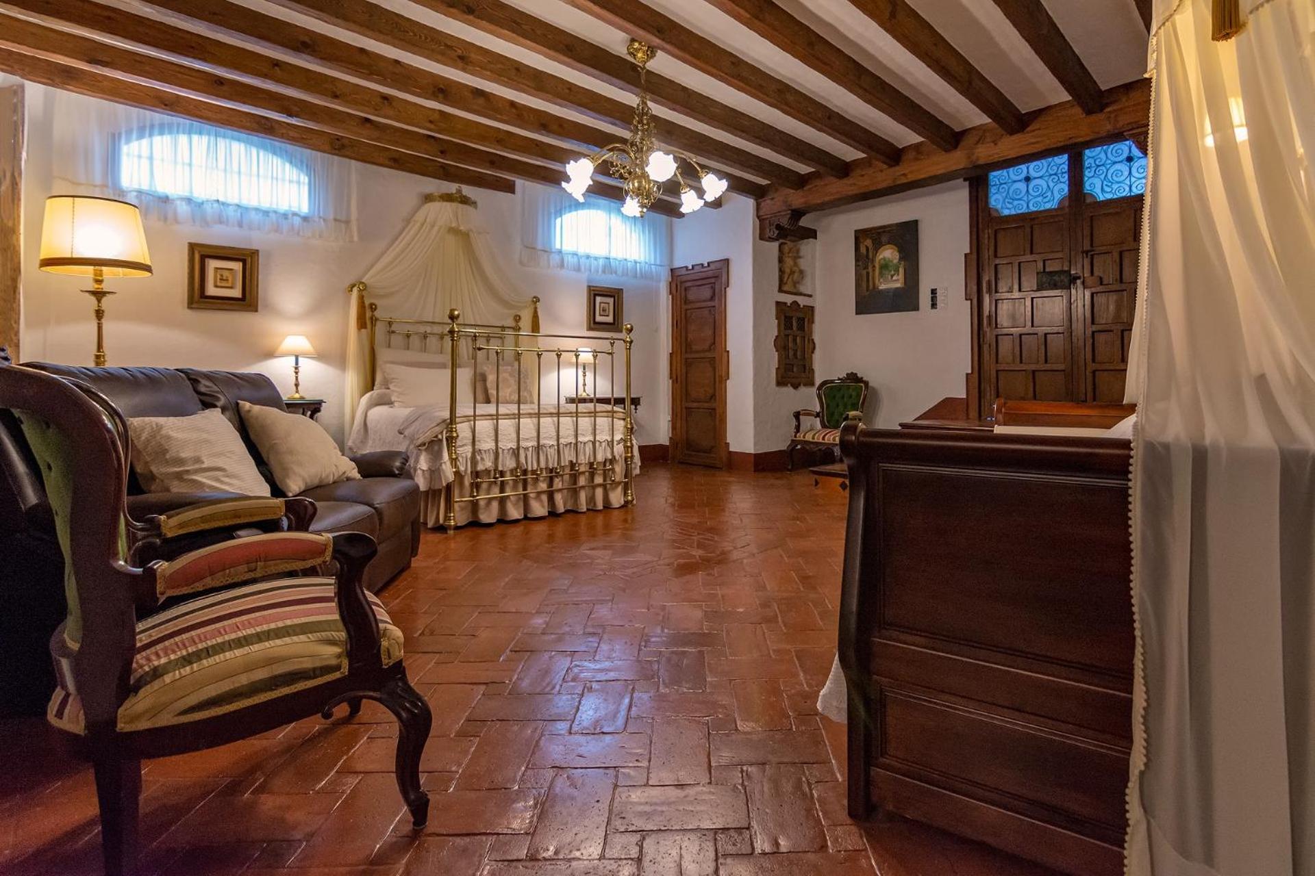 One-Bedroom Apartment - Photo 13