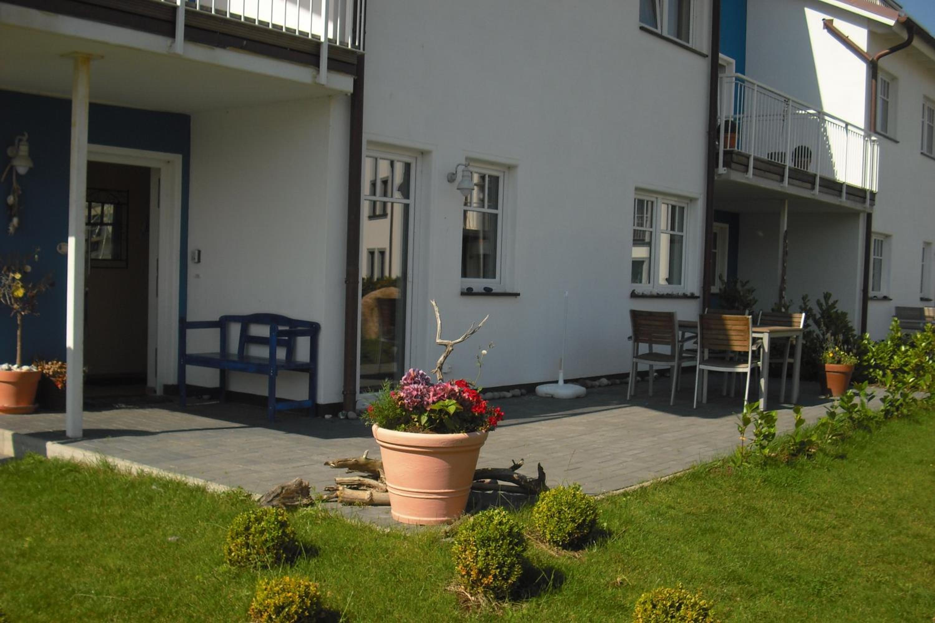 Two-Bedroom Apartment with Balcony photo 2