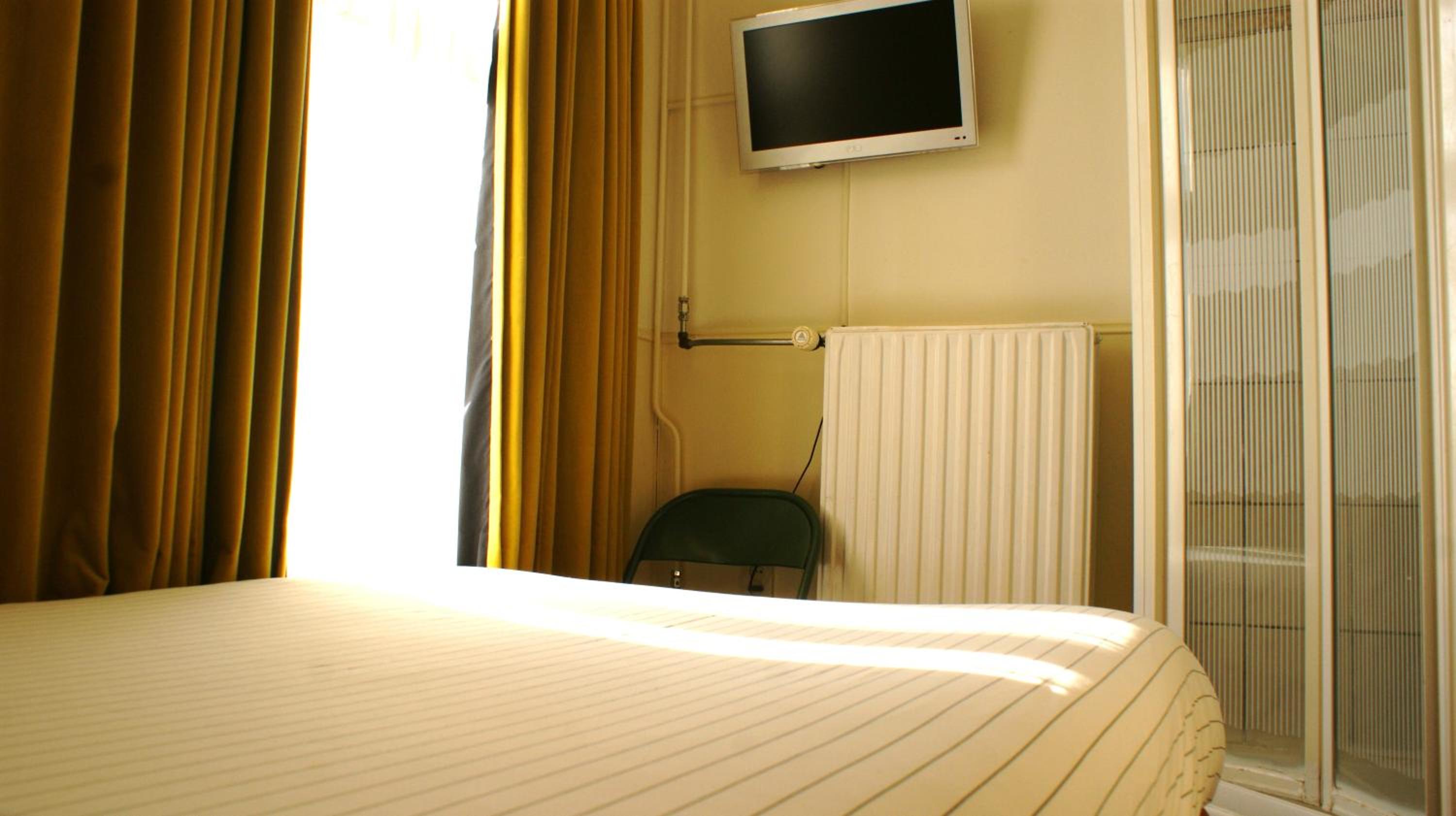 Single Room with Shared Toilet photo 2
