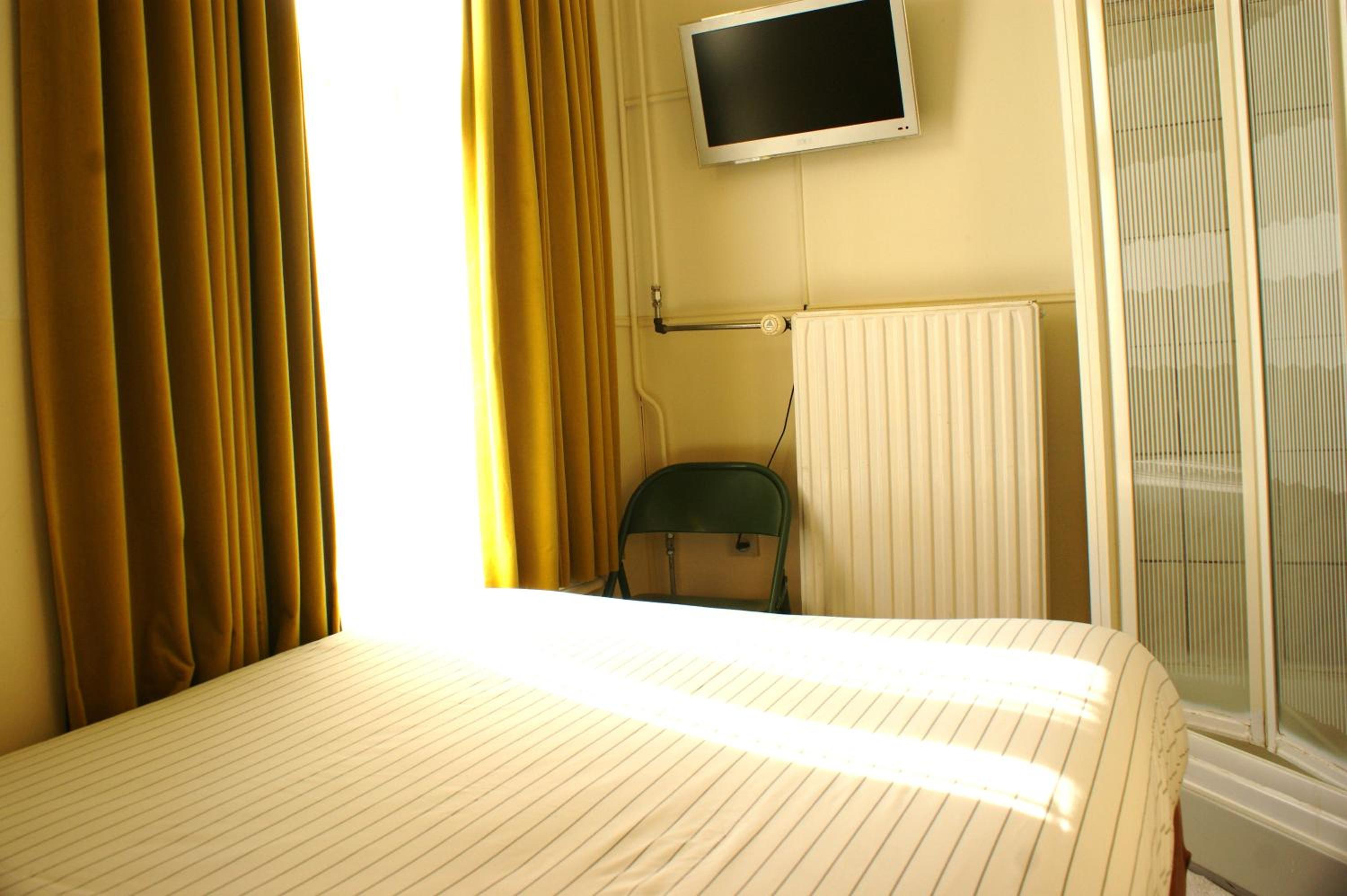 Single Room with Shared Toilet photo 1
