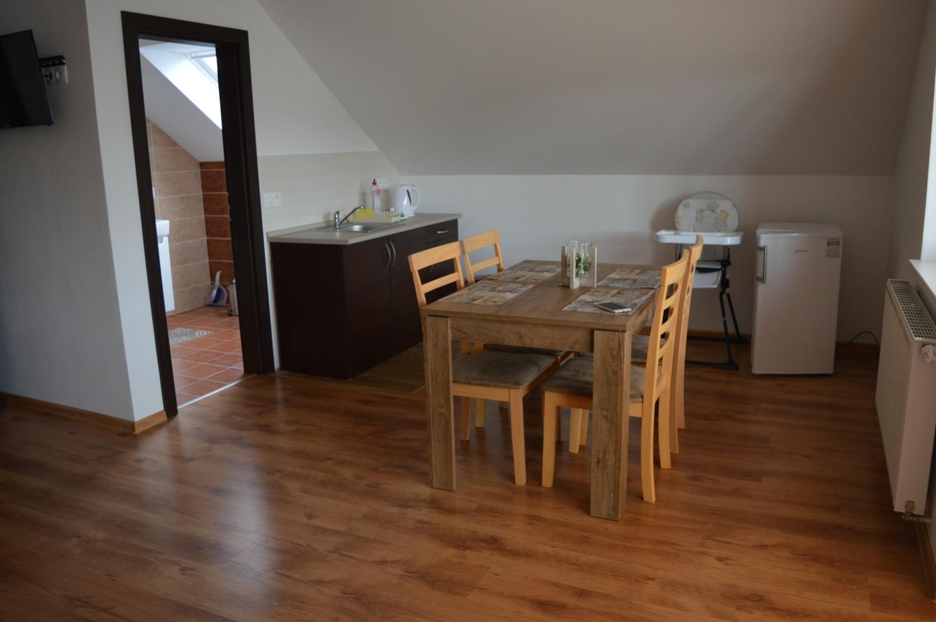 Double Room with Balcony - Photo 2