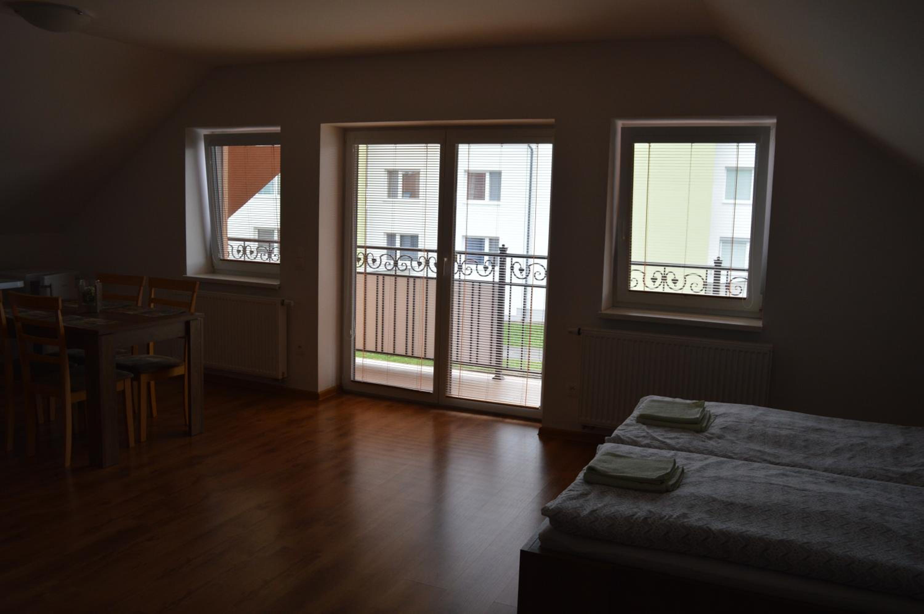 Double Room with Balcony - Photo 7