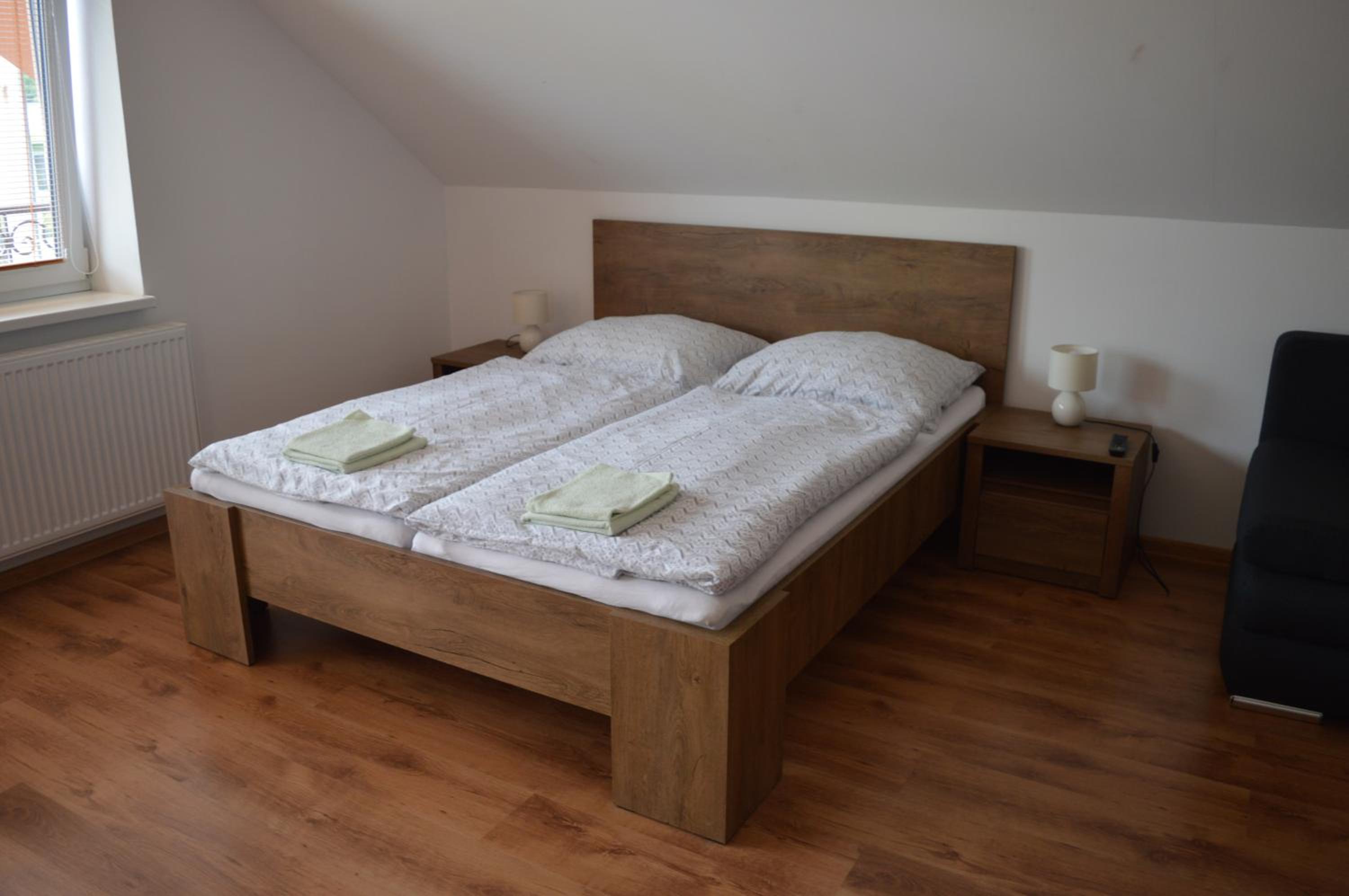 Double Room with Balcony - Photo 10
