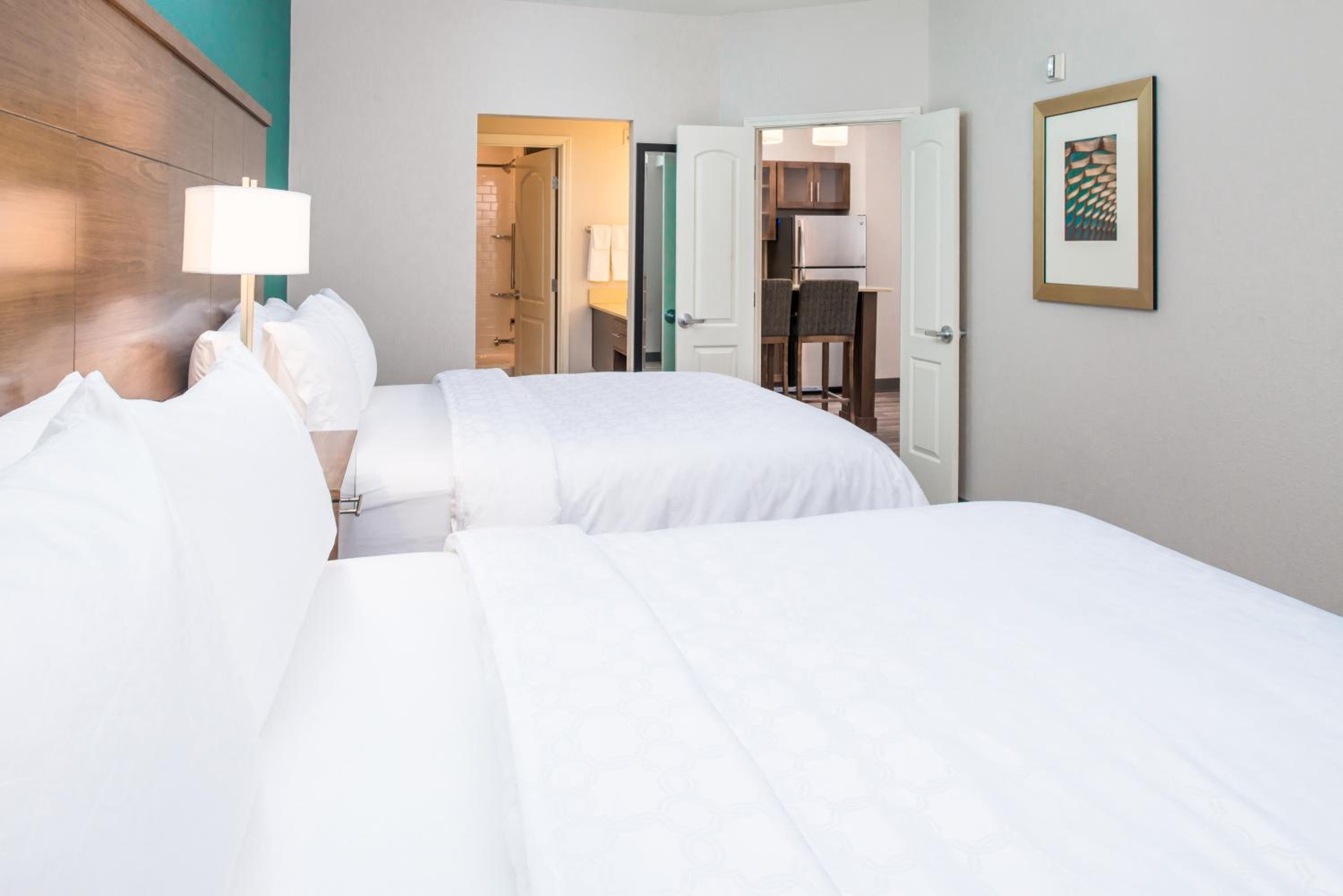 One-Bedroom Suite with Two Queen Beds photo 1