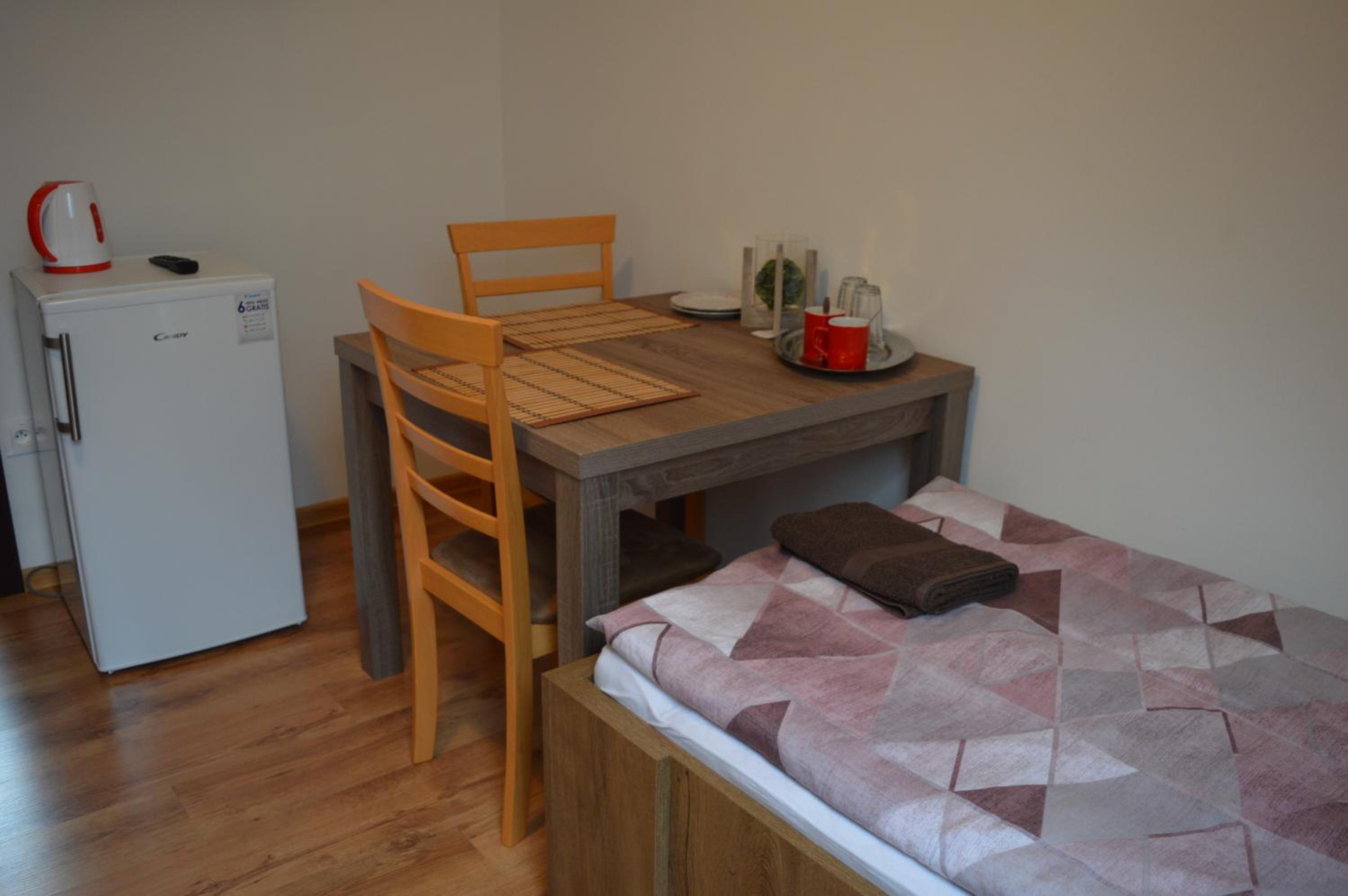 Twin Room - Photo 3