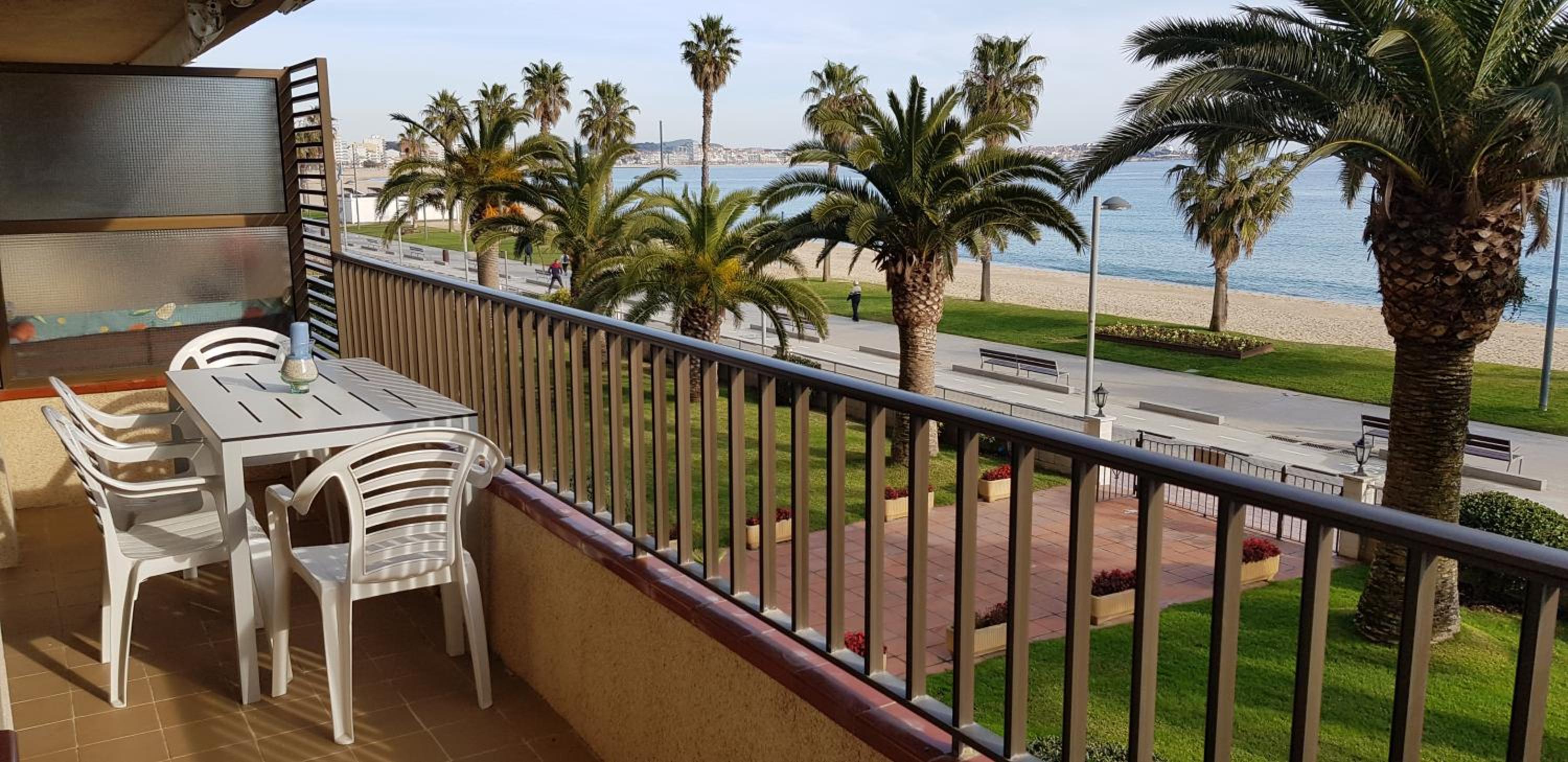 Three-Bedroom Apartment with Sea View photo 3